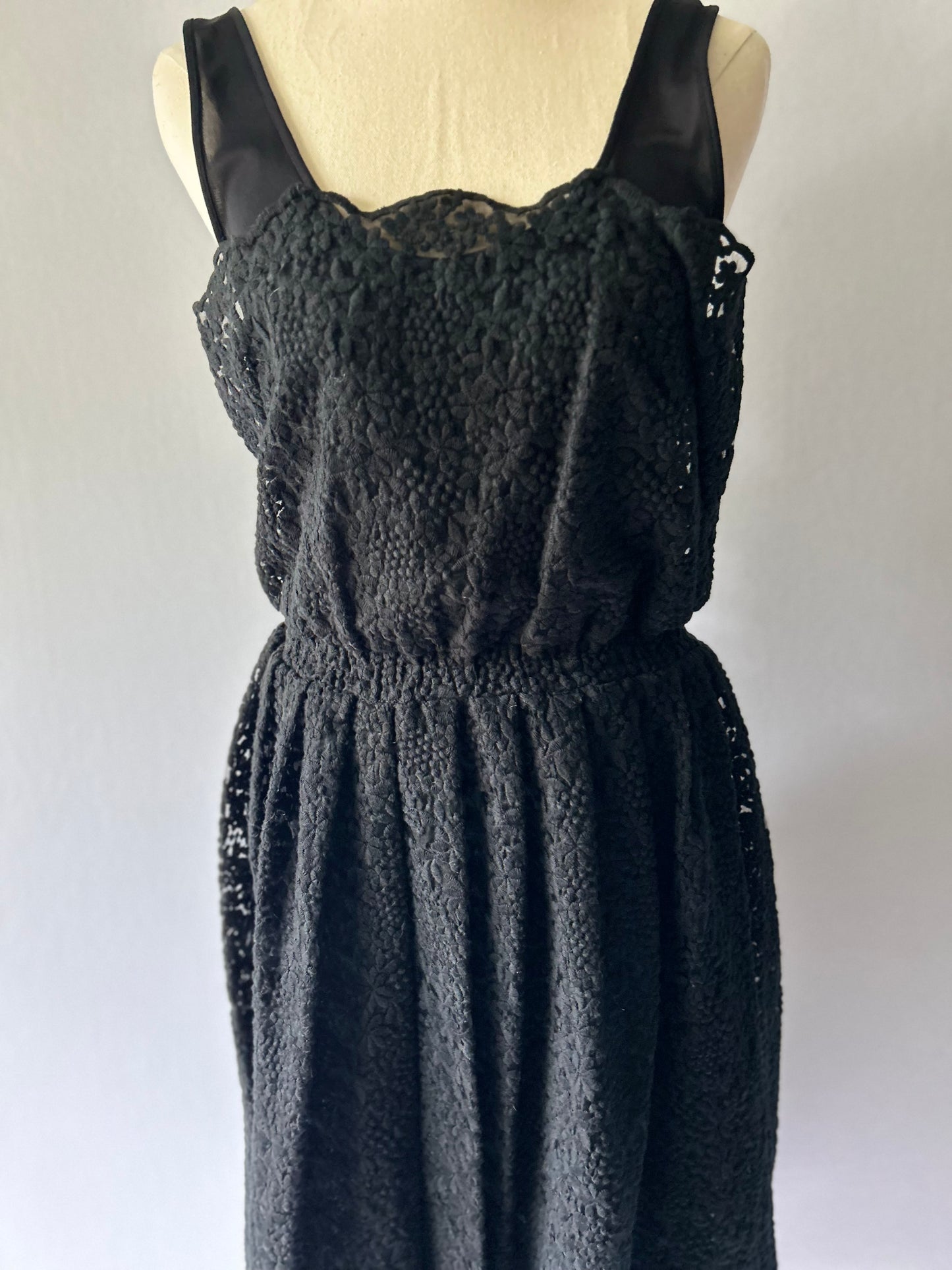 Kate Sylvester Intricate Floral Guipure Lace Midi Dress - Black - Size M
