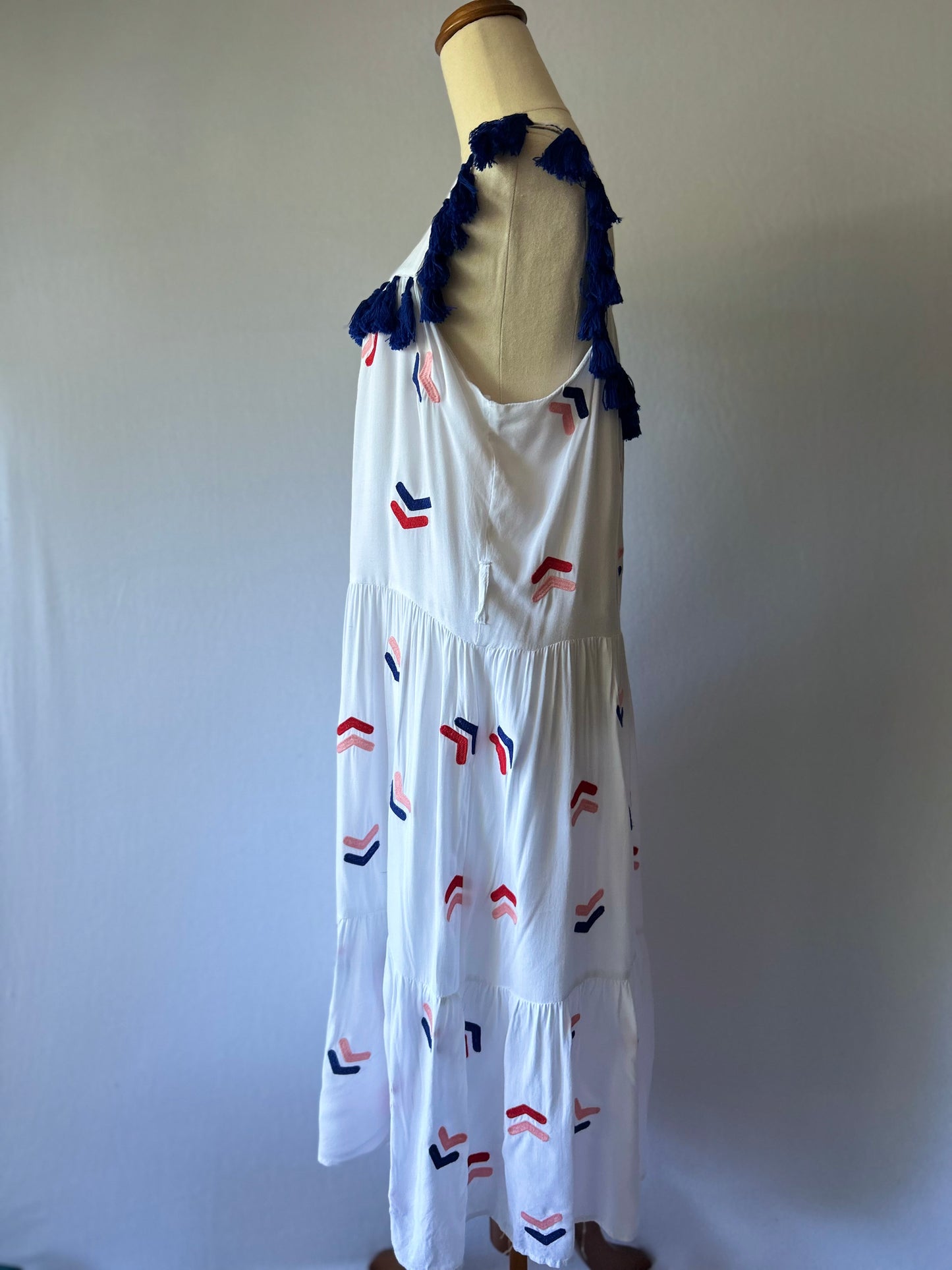 Embroidered Midi Dress – Size M