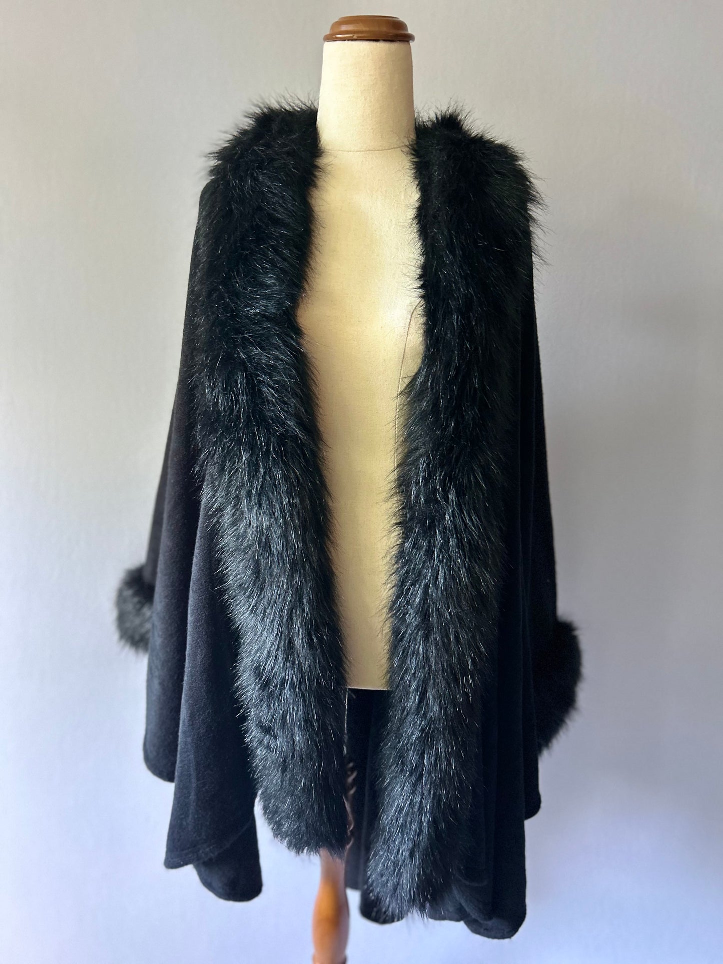 Luxurious Faux Fur Trim Poncho - One Size | Black Winter Wrap Cape