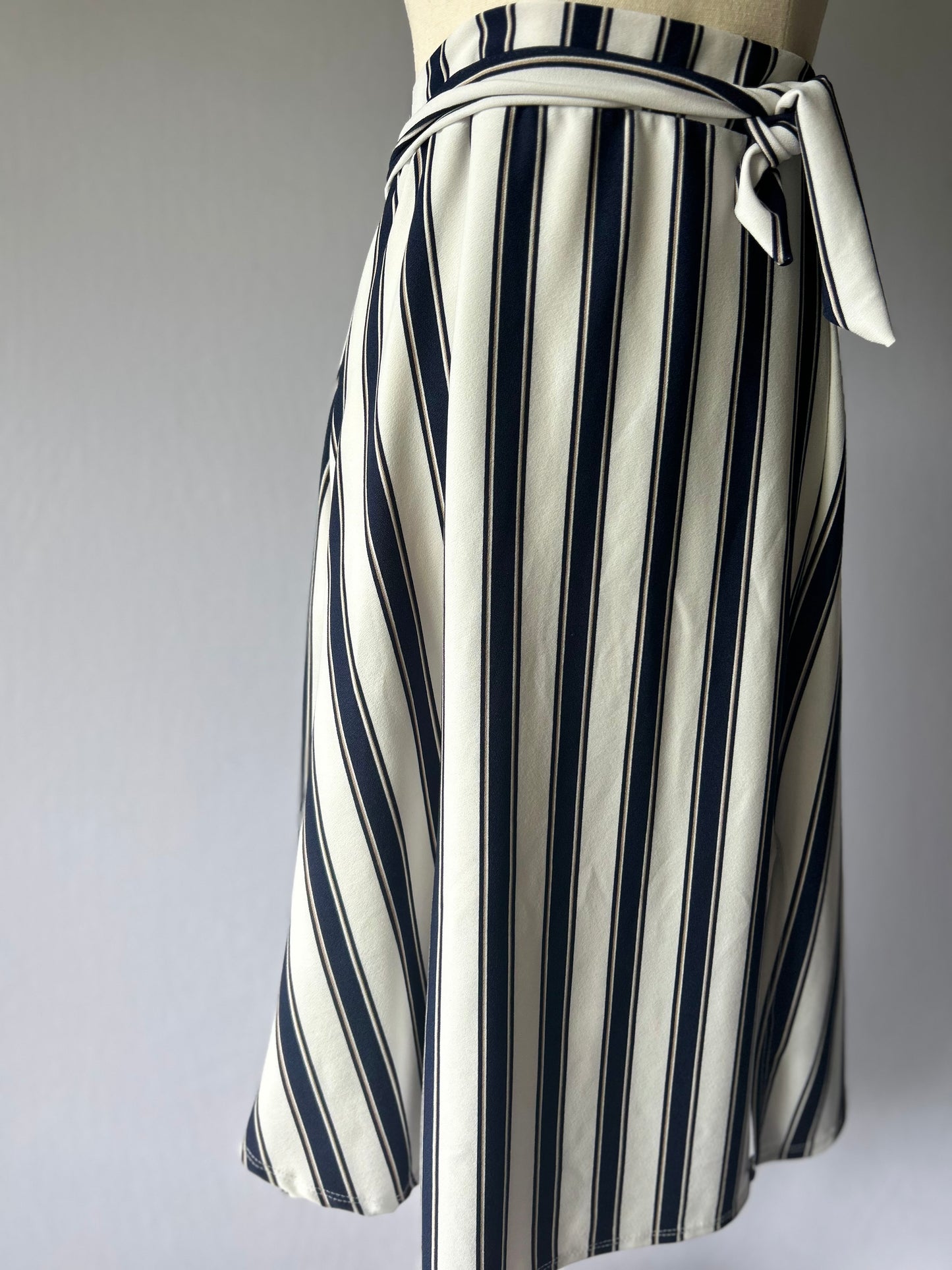 White and Navy Striped Skirt – Size L, Polyester