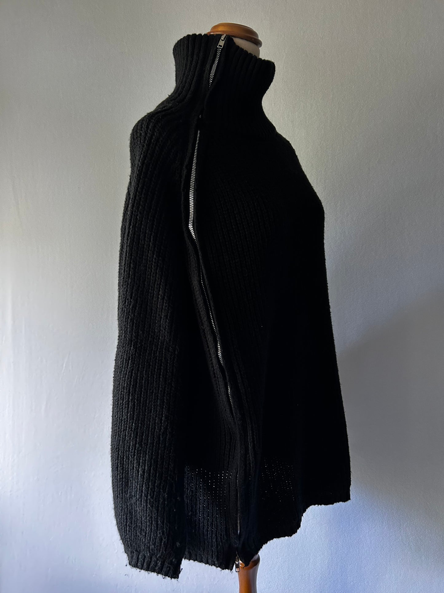 Asymmetric Zip-Detail Chunky Knit Sweater – One Size