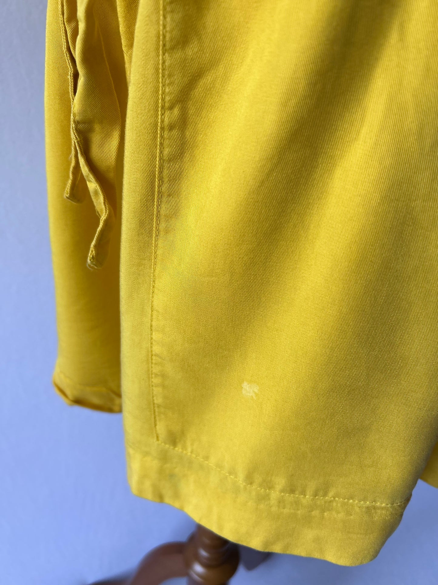 Yellow Lyocell Shorts – Size EUR 40 / US 10
