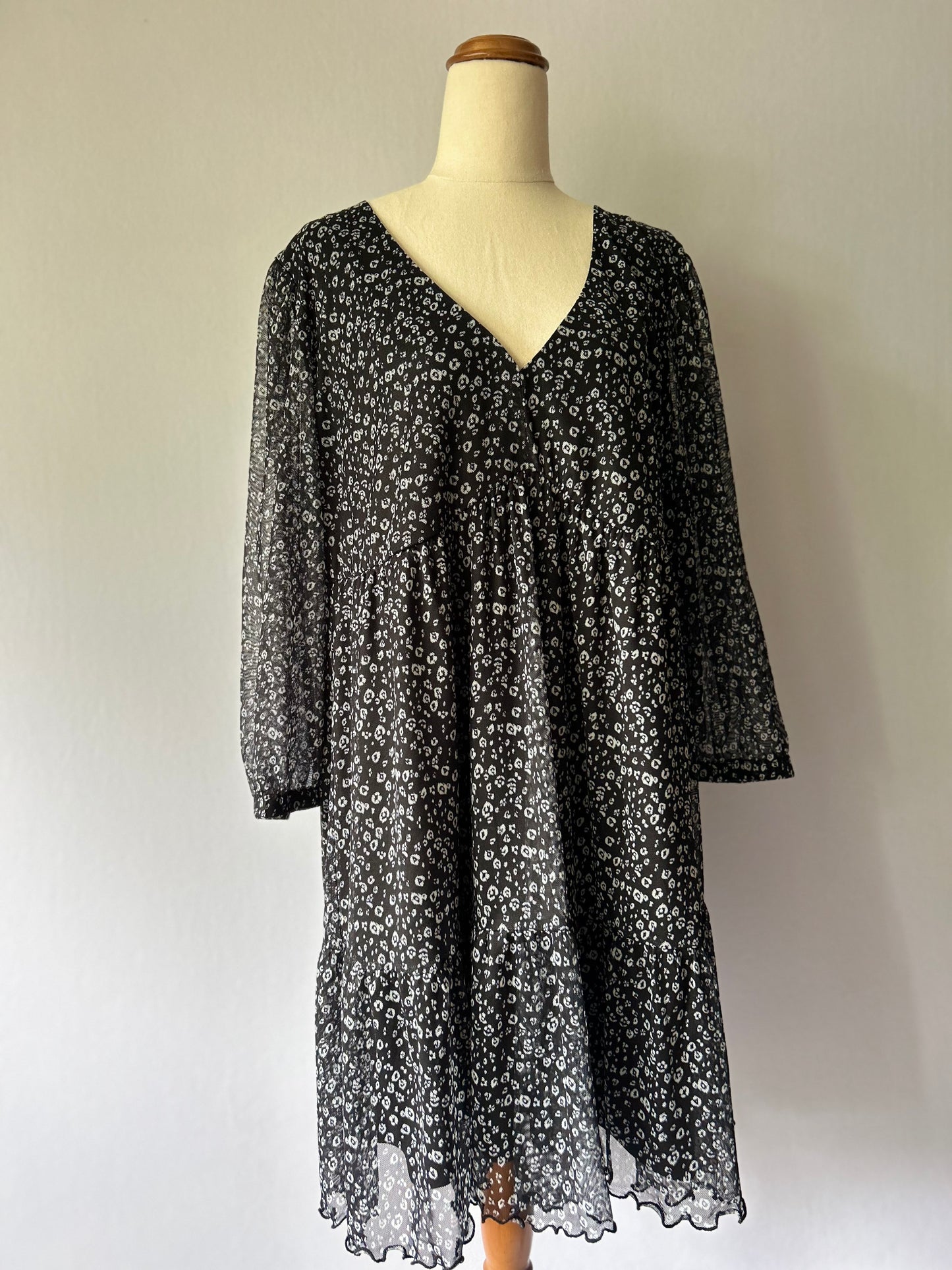 Monochrome Animal Print Tiered Smock Dress – Size 16