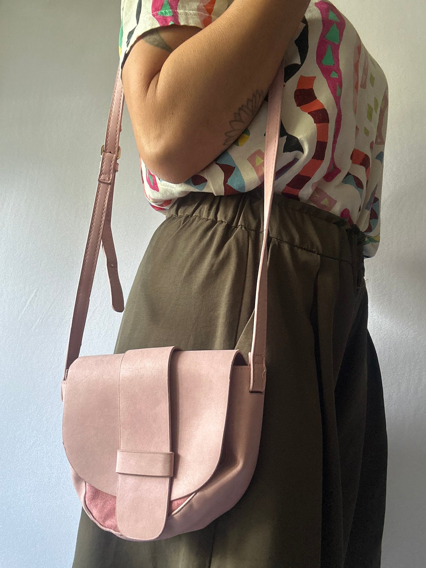 Blush Pink Crossbody Bag – Minimalist Everyday Style