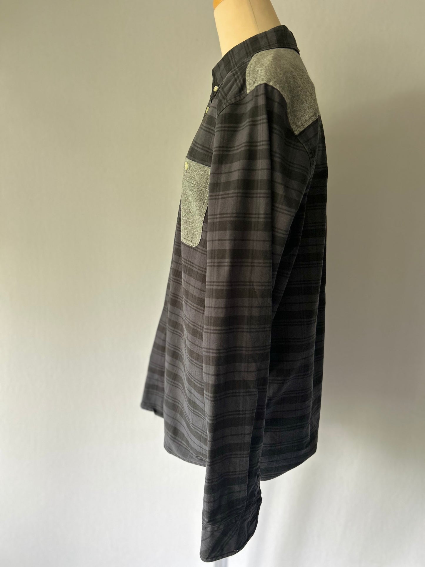 Carhartt Mixed-Media Plaid Button-Down – Size L