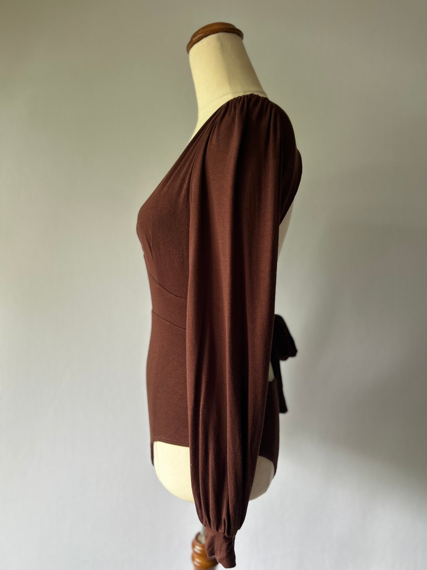 Deep V-Neck Long Sleeve Bodysuit – Size S