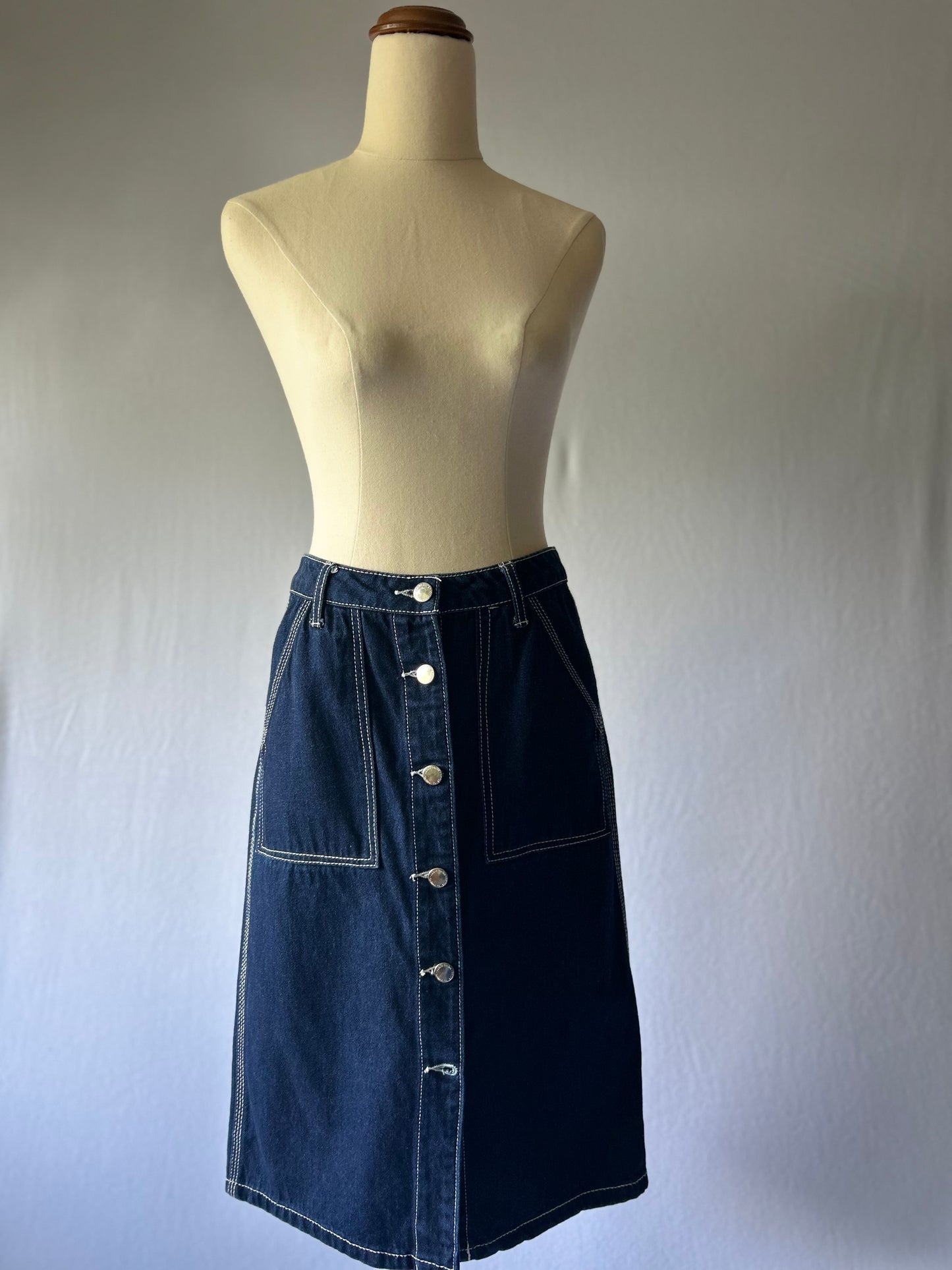 Dark Denim Button-Front Mini Skirt – Size 8