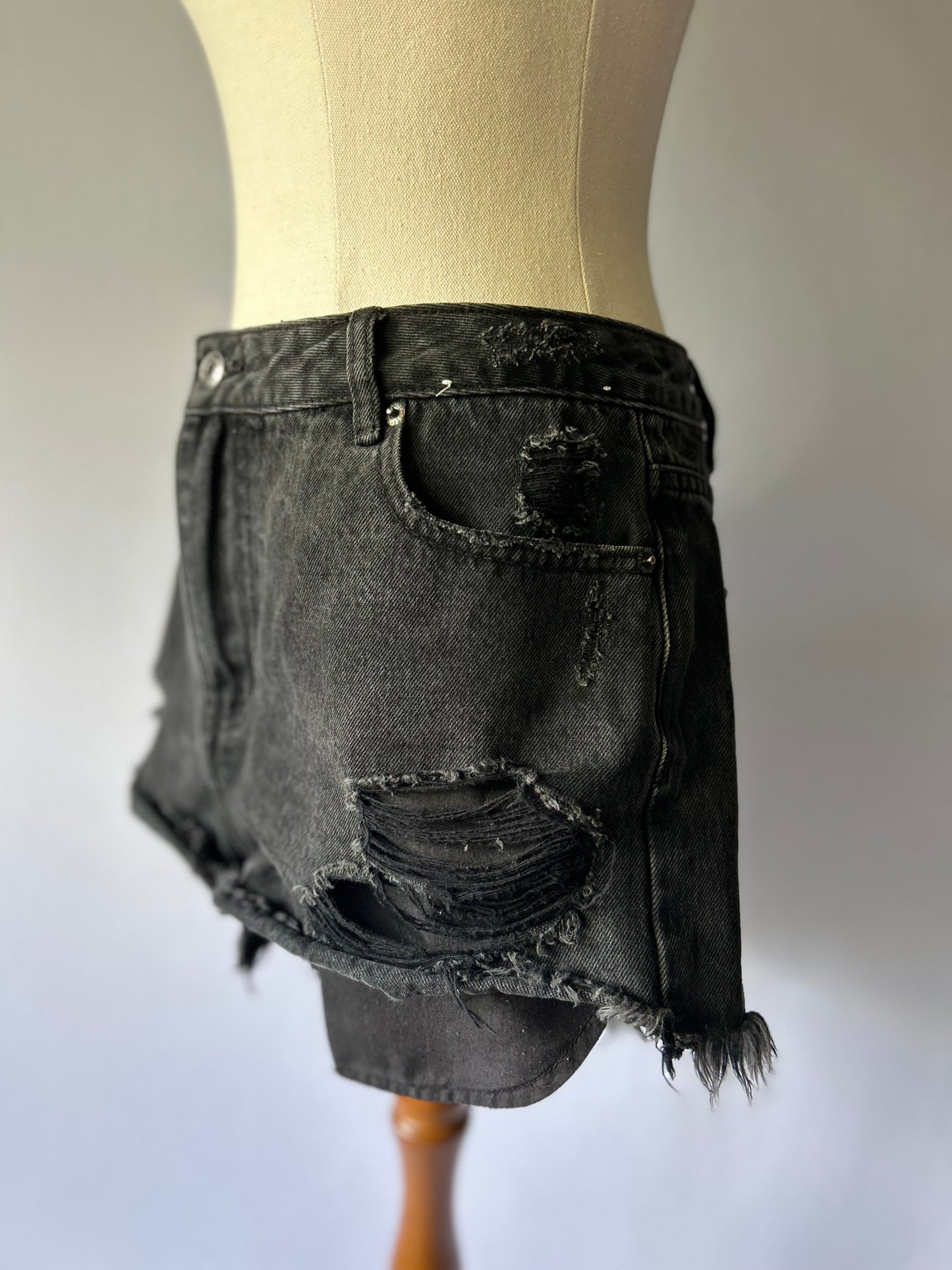 Glassons Distressed Denim Shorts - Edgy Black - Size 14