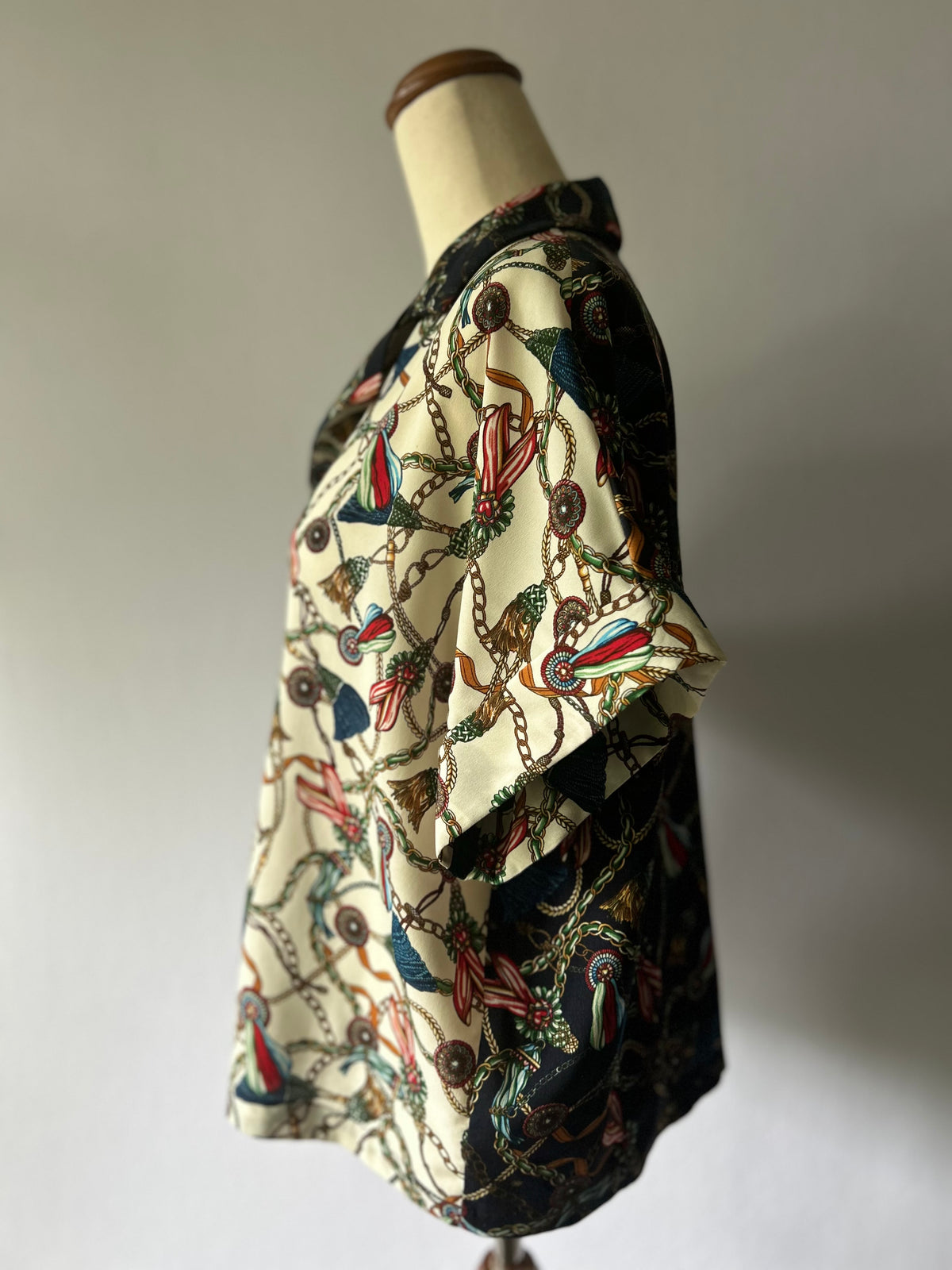 Half-and-Half Chain & Tassel Scarf Print Short Sleeve Shirt - Size Large