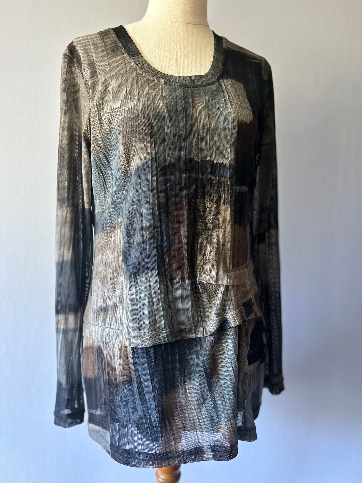SAS Mesh Longline Top – Size 10 (Made in NZ)
