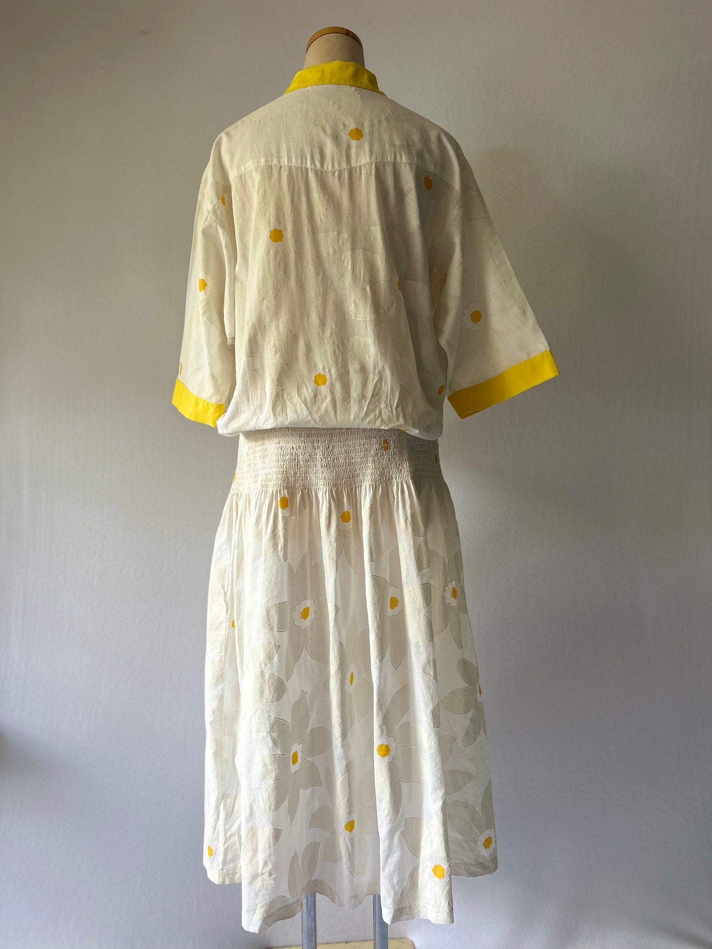 Vintage Cinnamon Dress - Made NZ - Cotton Daisy Print, size 14