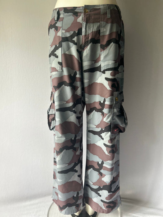 Nike Technical Stretch Camo Cargo Pants - Urban Grey & Earth - Size Medium