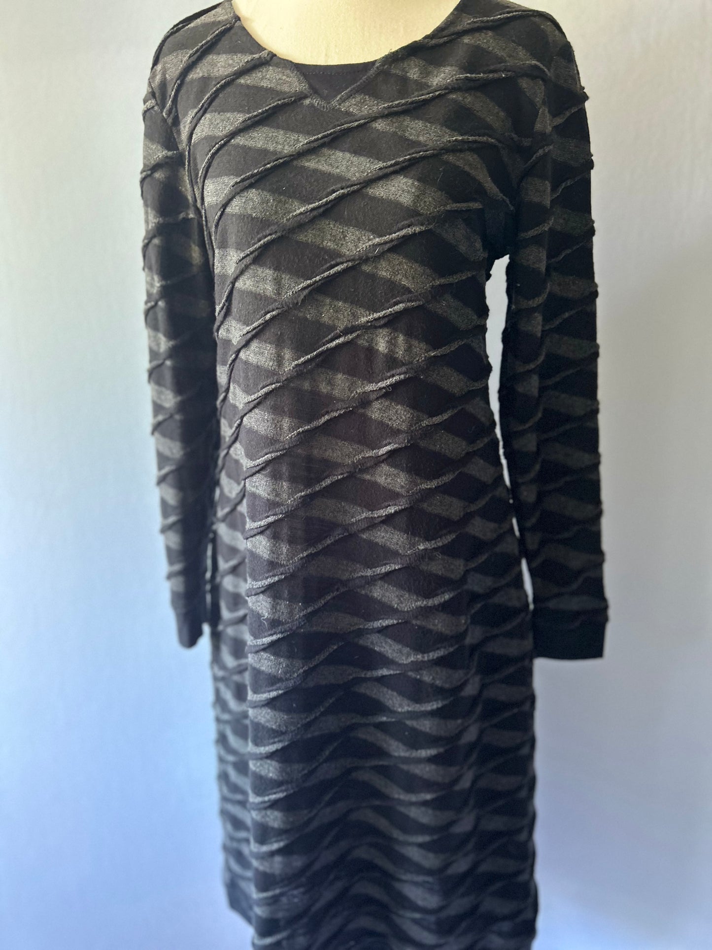 Toat "Ripple Effect" Textured Midi Dress – Size 10
