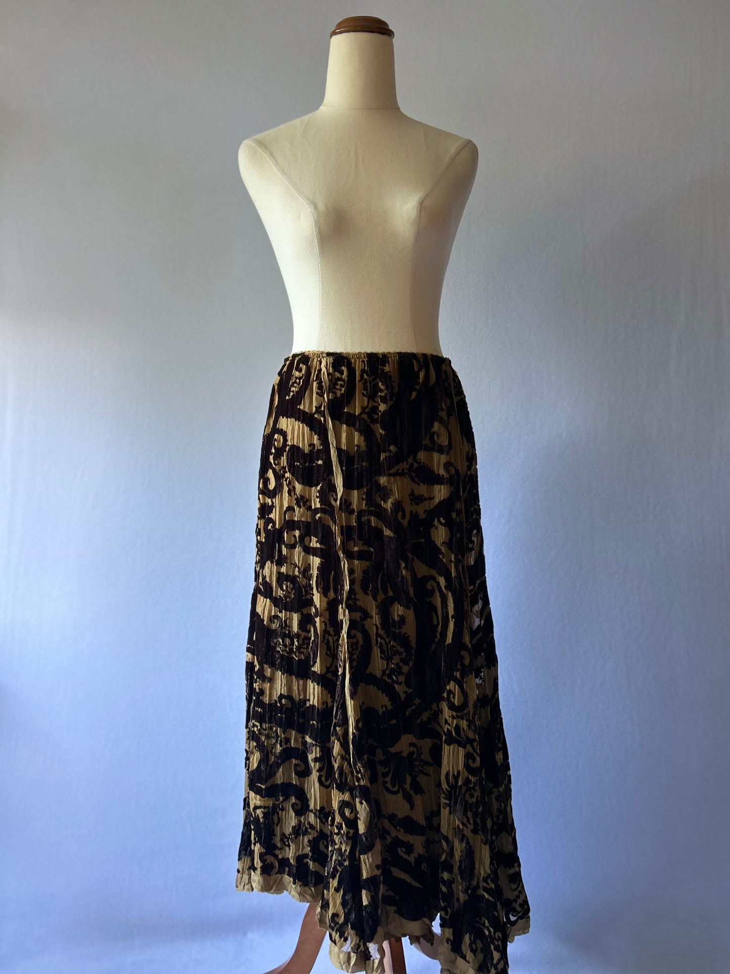 Verge Printed Plissé Maxi Skirt - Size 10 | Silk Trim & Velvet Devoré Detail