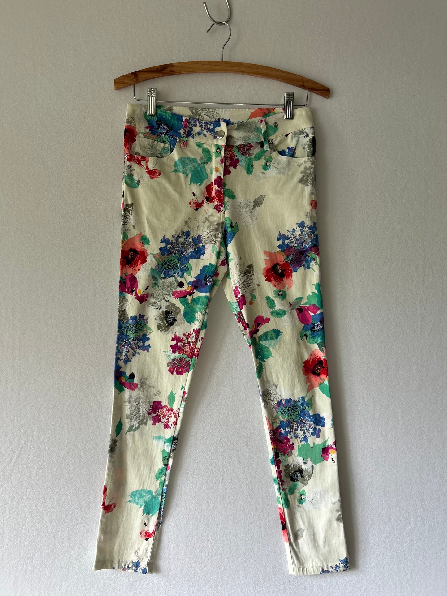 Moochi Floral White Pants – Size 8