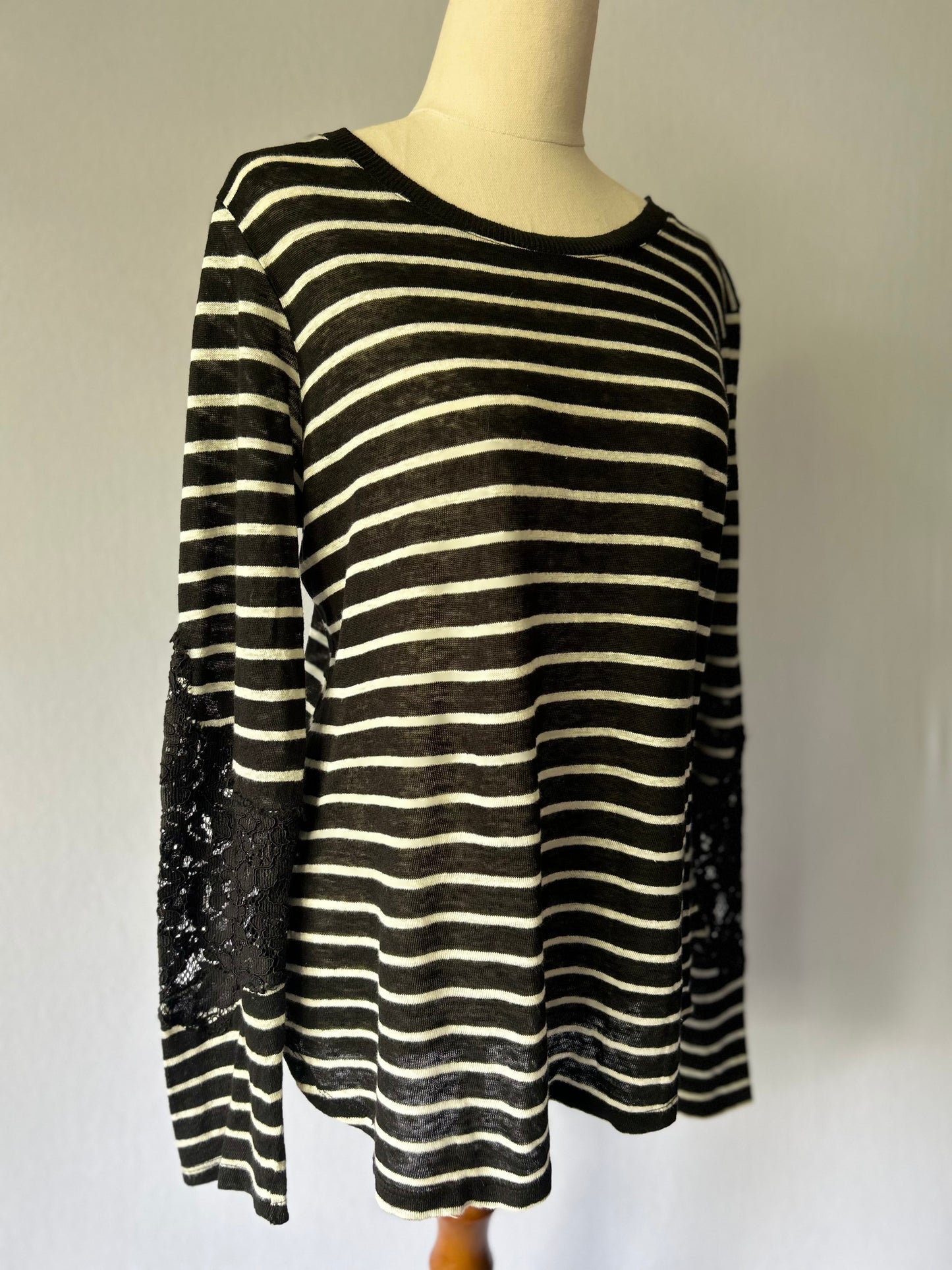 Zara Linen-Blend Lace-Detail Striped Top – Size M