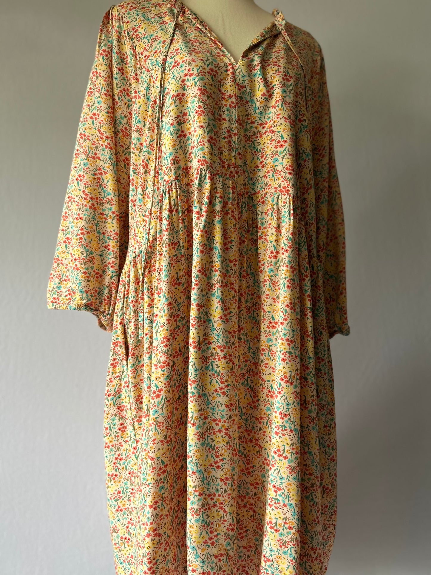 Sass Floral Dress – Size 18 (Viscose)