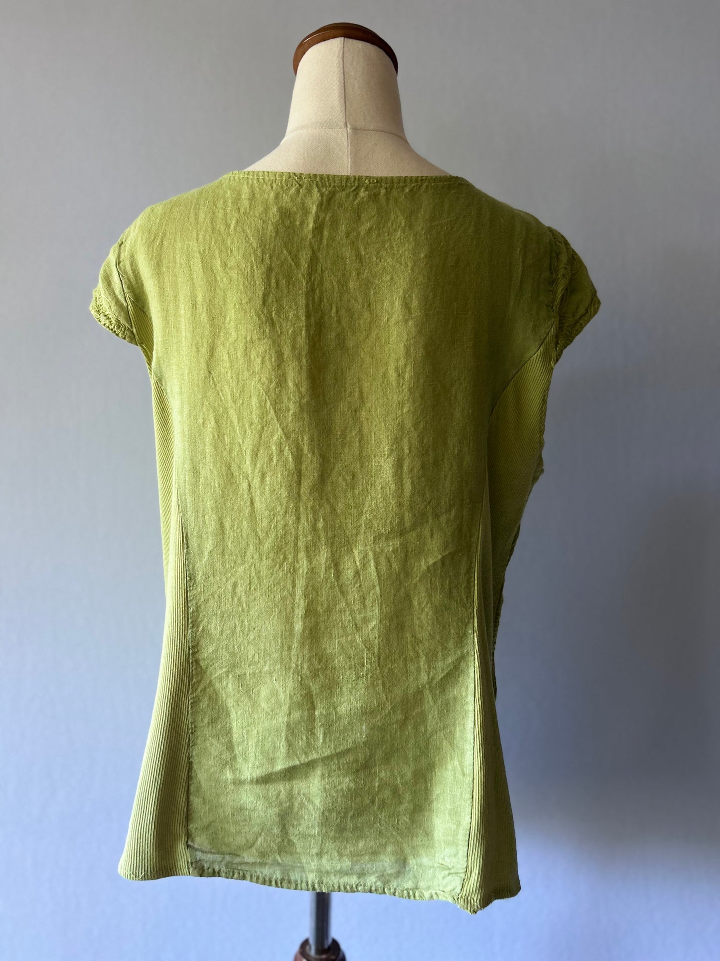 Verdant Sage Top  Floral Embroidered Shell – Size M