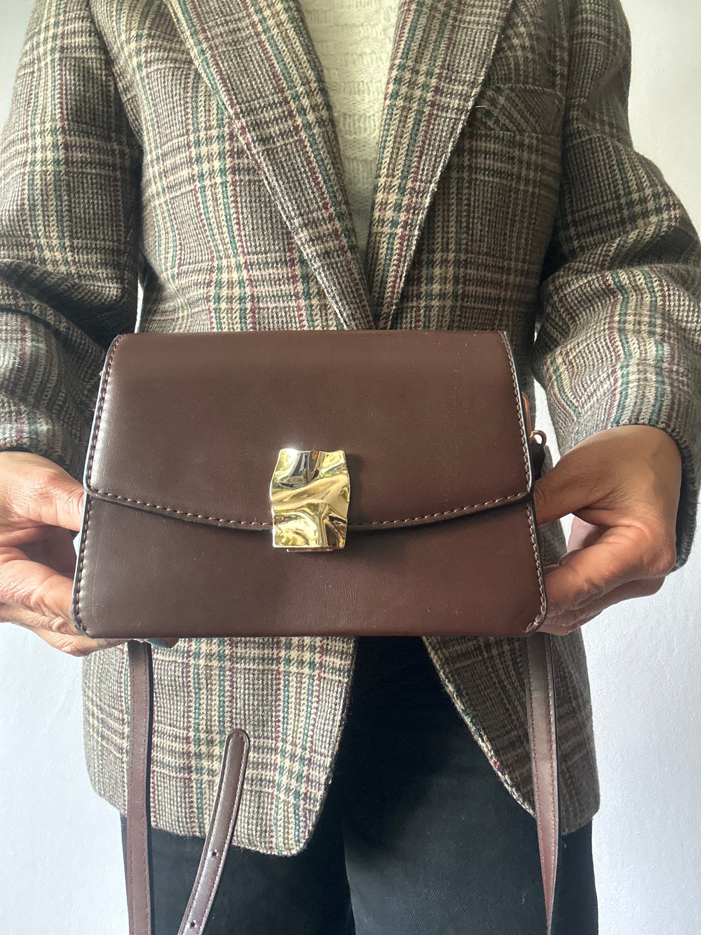 Vintage Brown Shoulder Bag with Gold Clasp