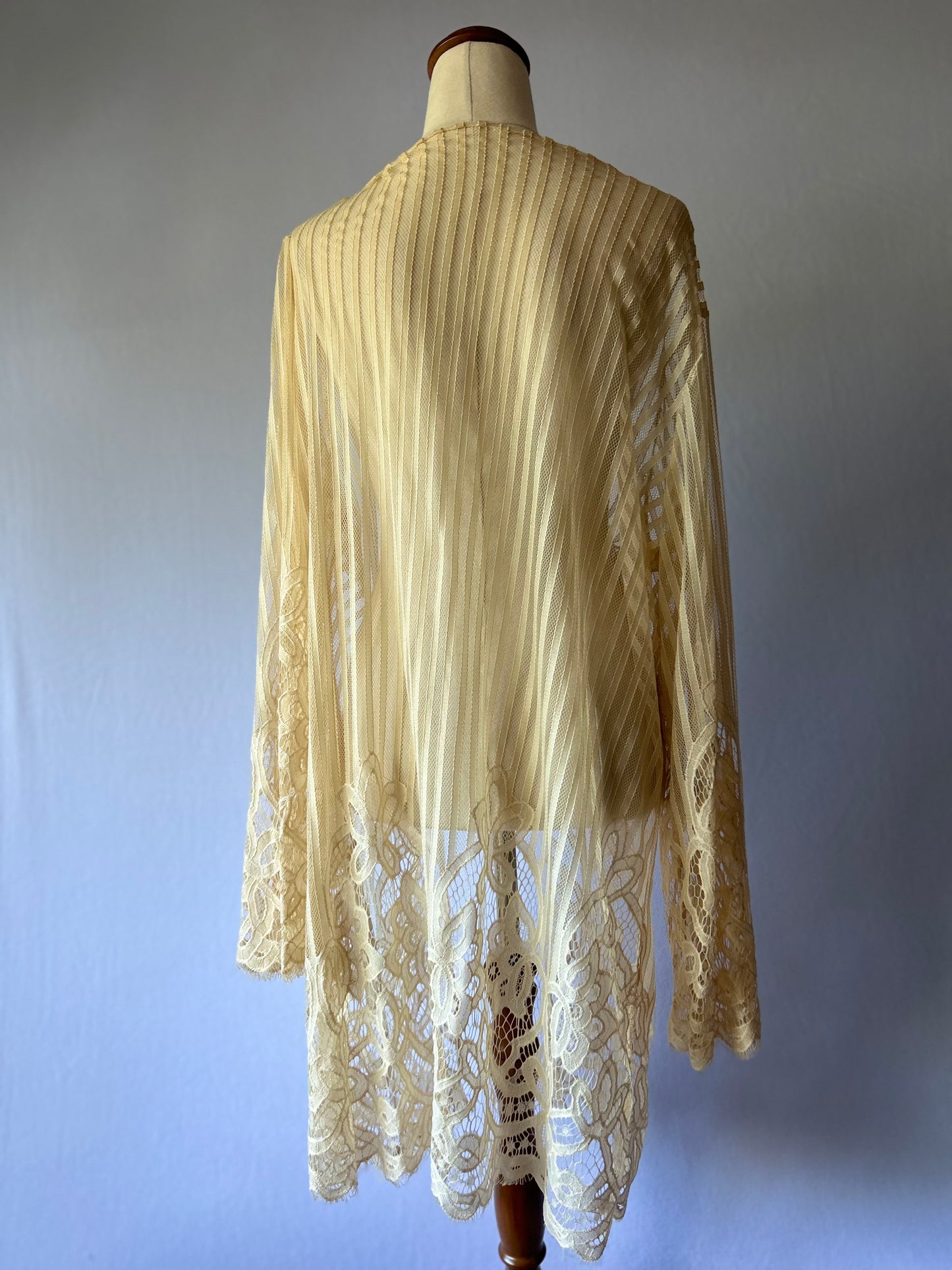 Beige Lace Kimono – One Size, Lightweight Polyester