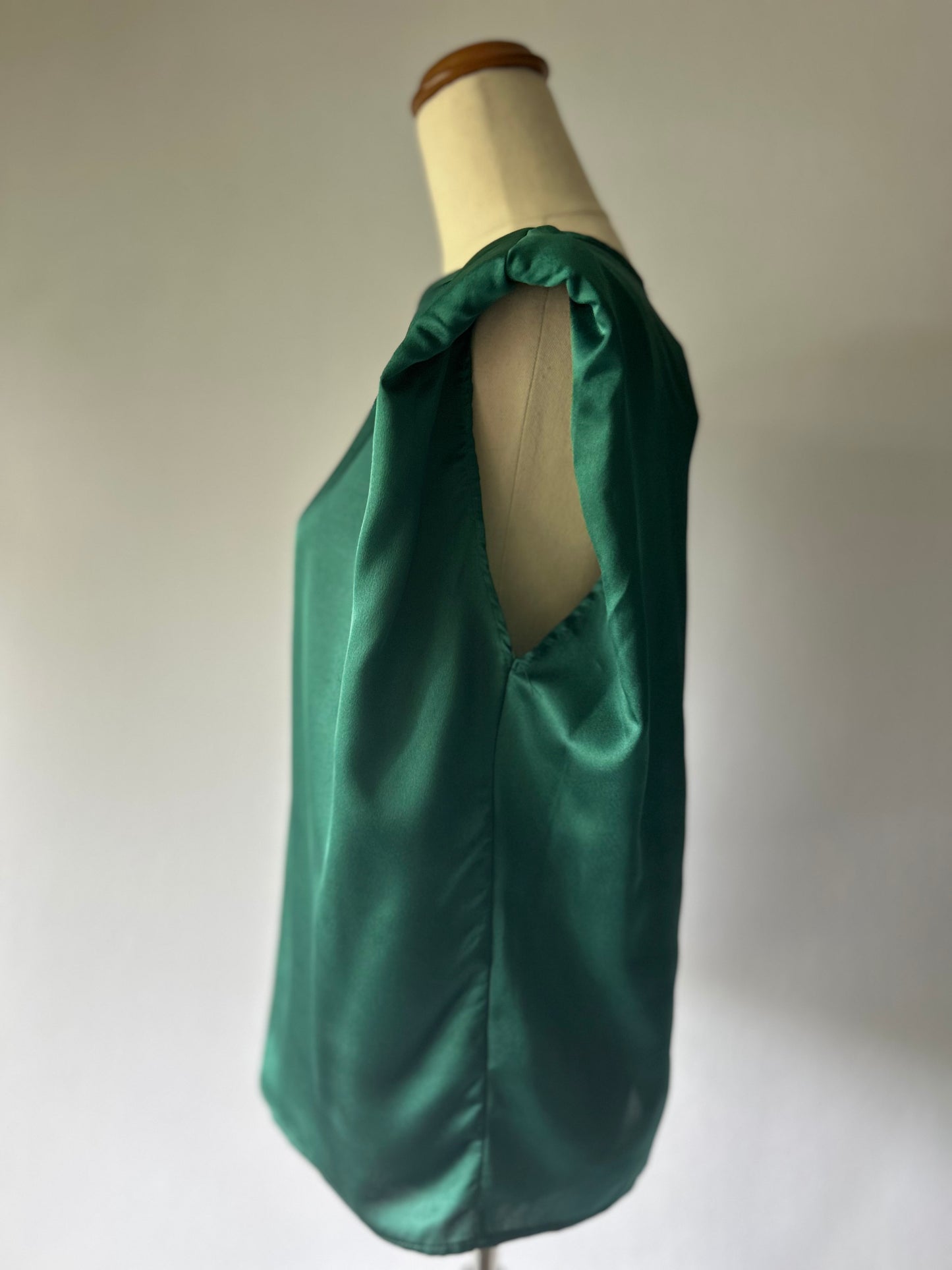 Sleeveless Green Top – Size XS