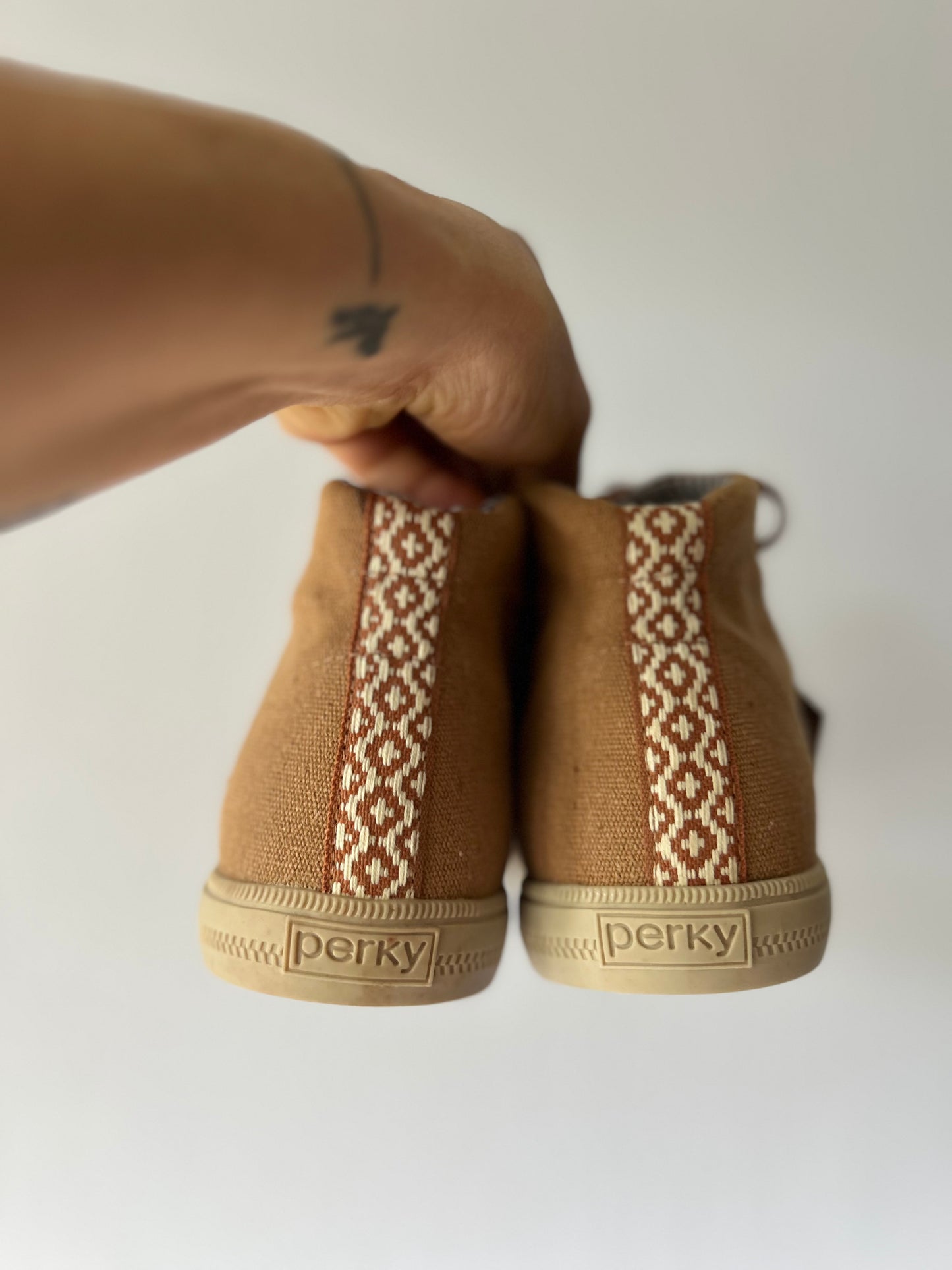 Perky High-Top Sneakers – Size EUR 41 / USA 10 / BR 39 – Made in Brazil (New with Tag)