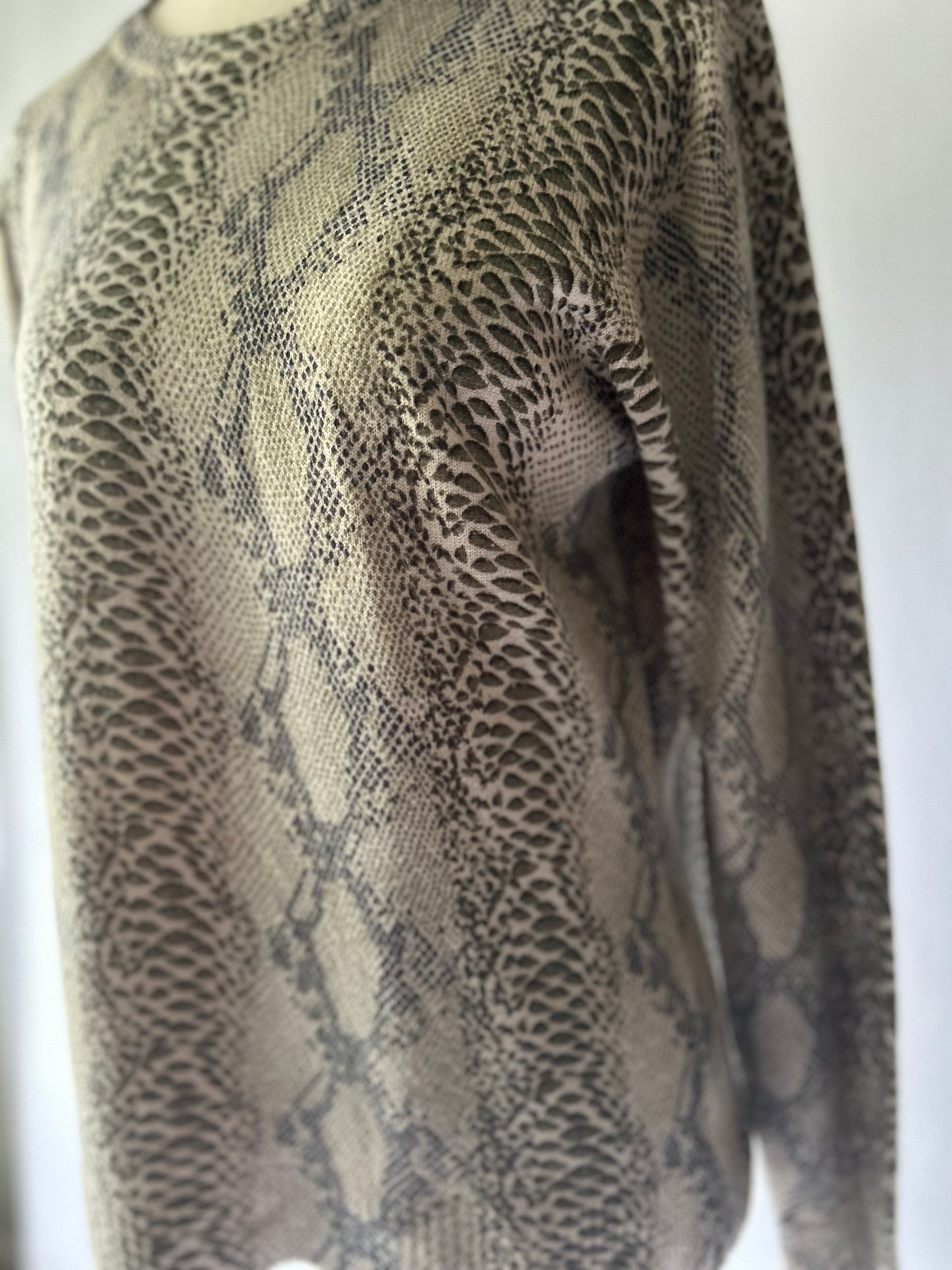 Python Print Sweater – Size M