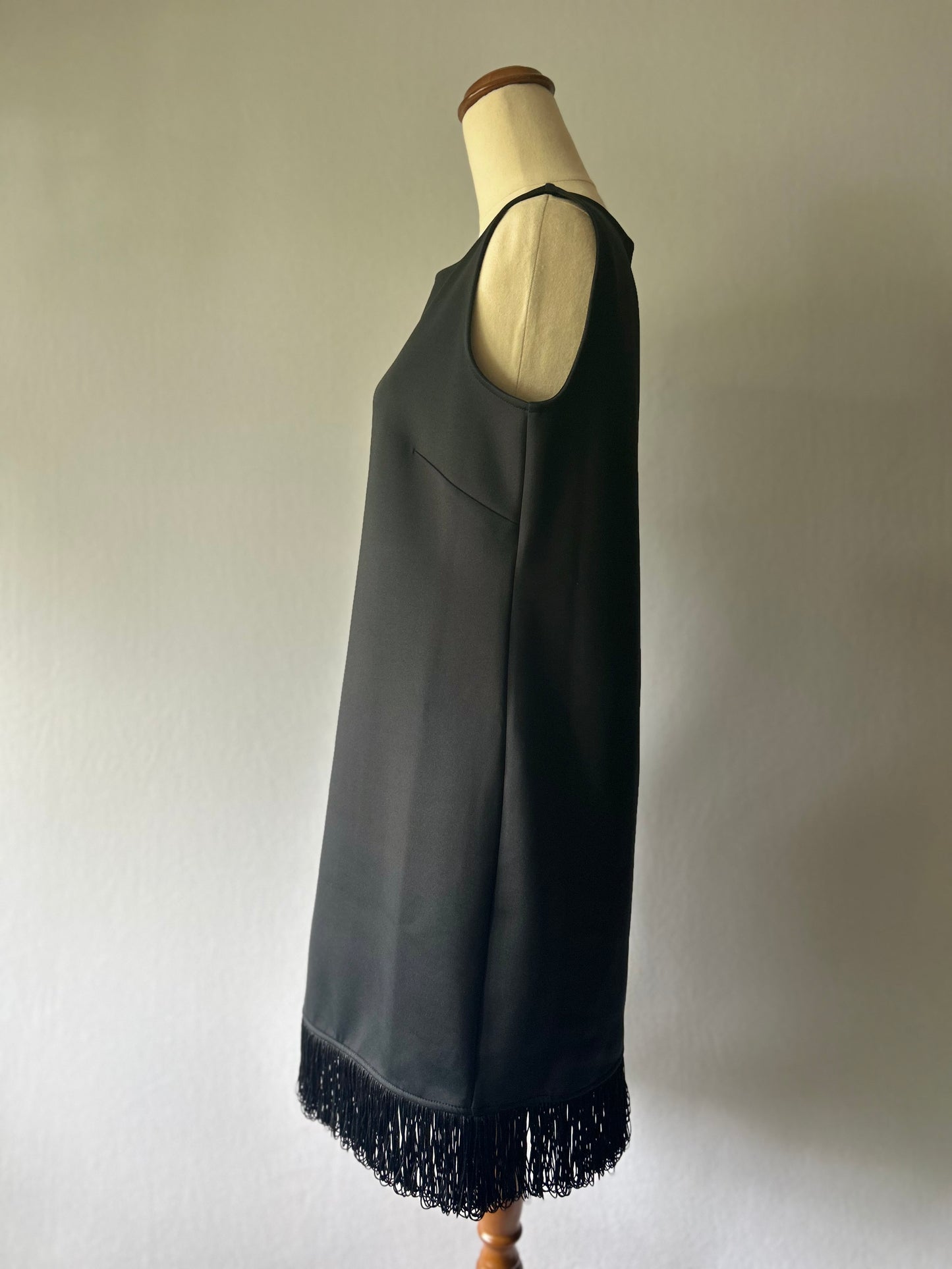Max & Co. Sleeveless Fringe-Hem Little Black Dress – Size 8