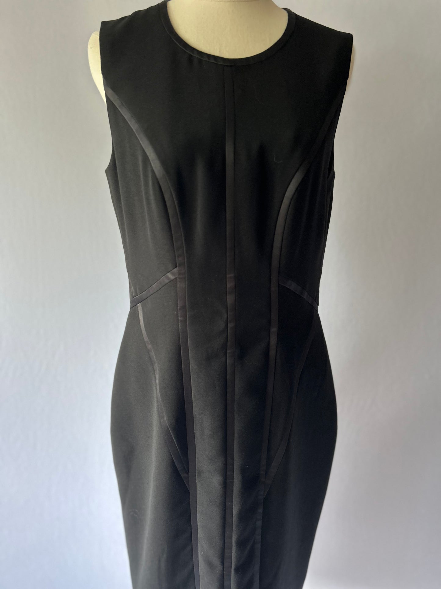Hugo Boss Black Sheath Dress with Contrast Piping - UK 10 / US 6