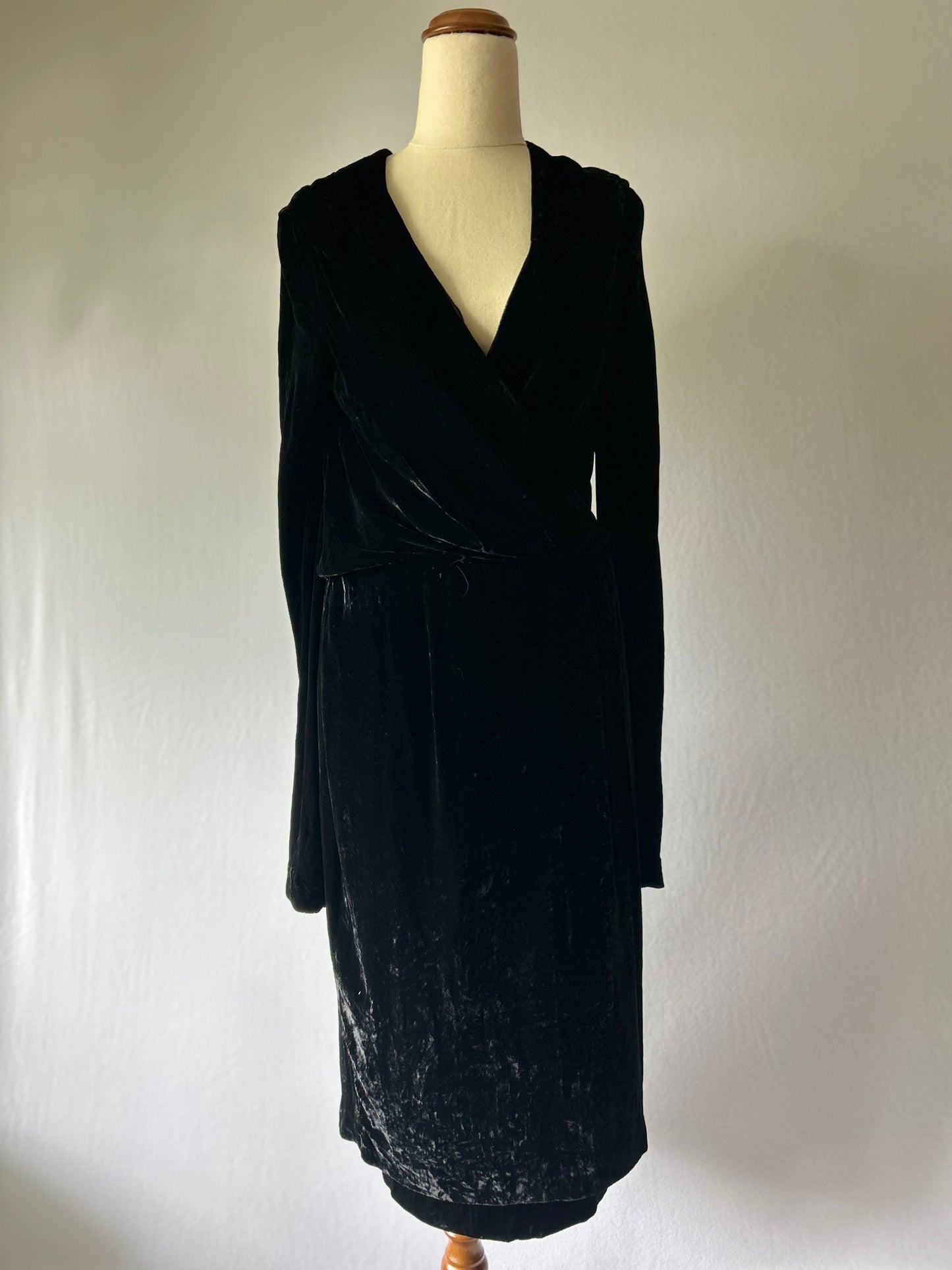 Juliette Hogan Velvet Wrap Dress – Size 8