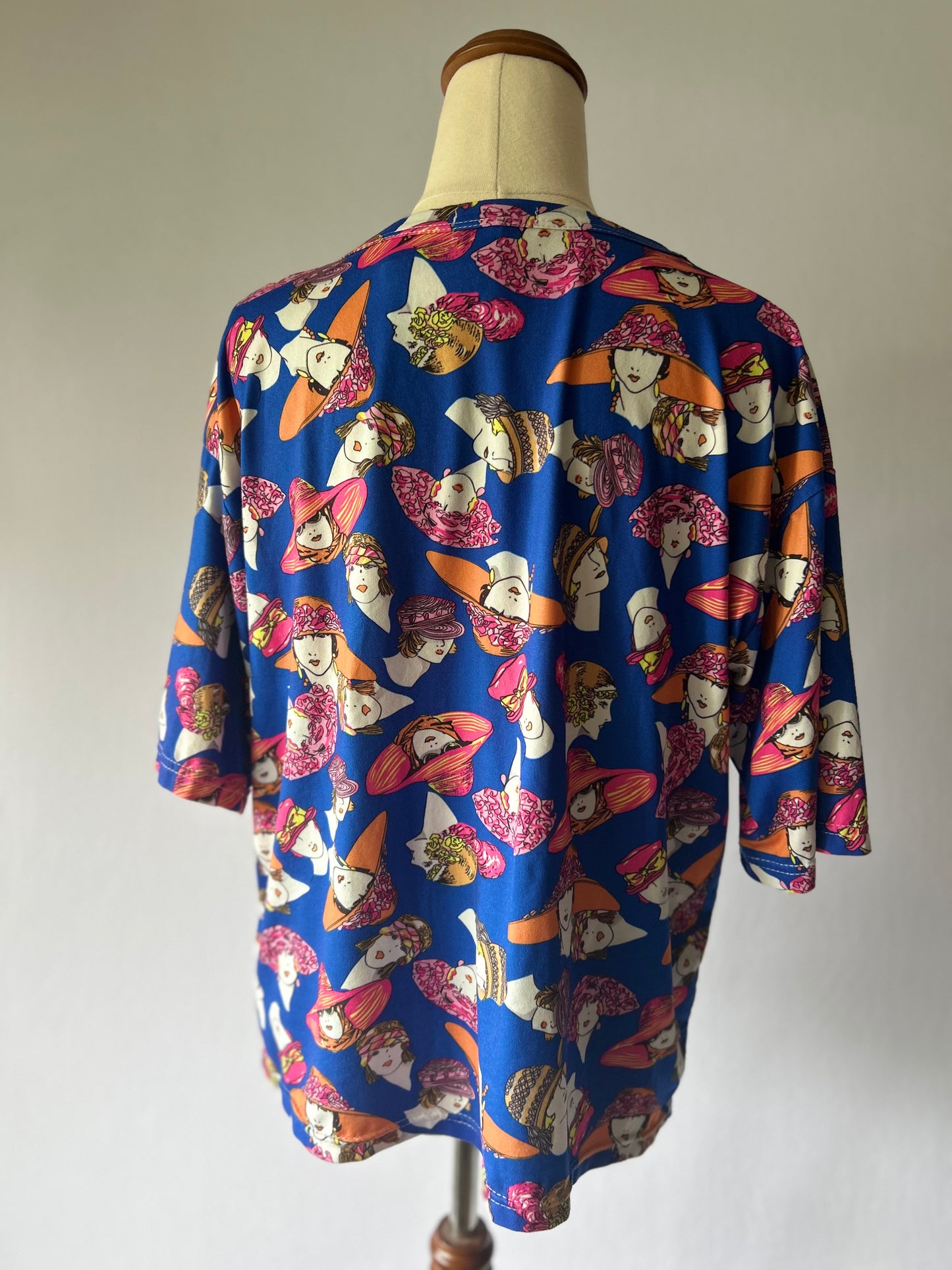 Blue Graphic T-Shirt with Woman Hat Print – Size M, Polyester