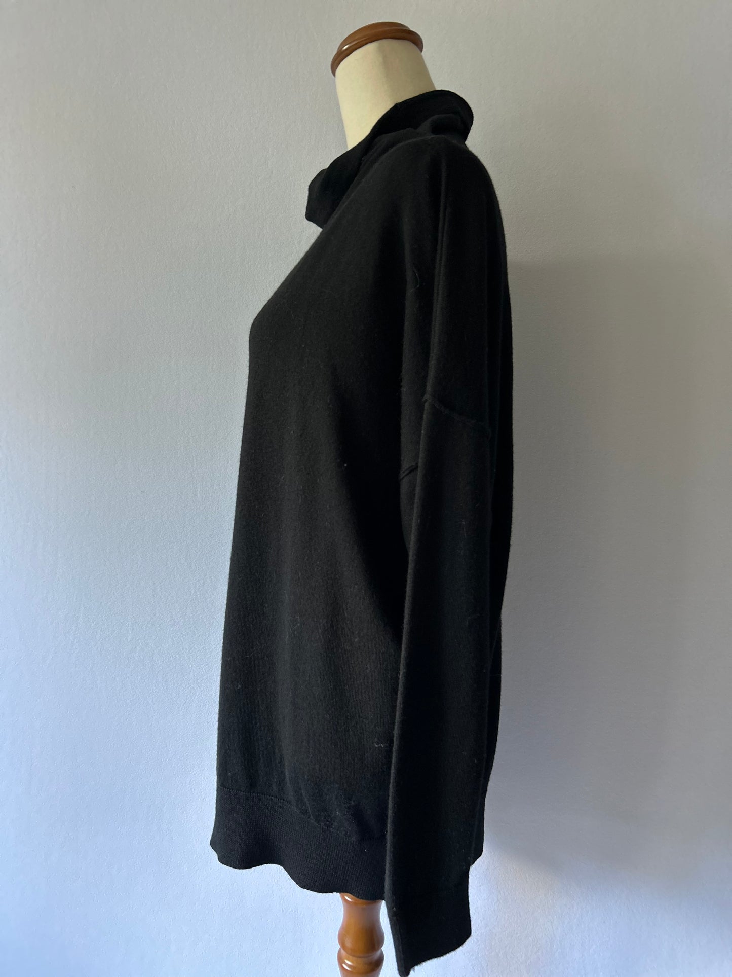Sills Premium 100% Merino Wool Layered Knit – Size M