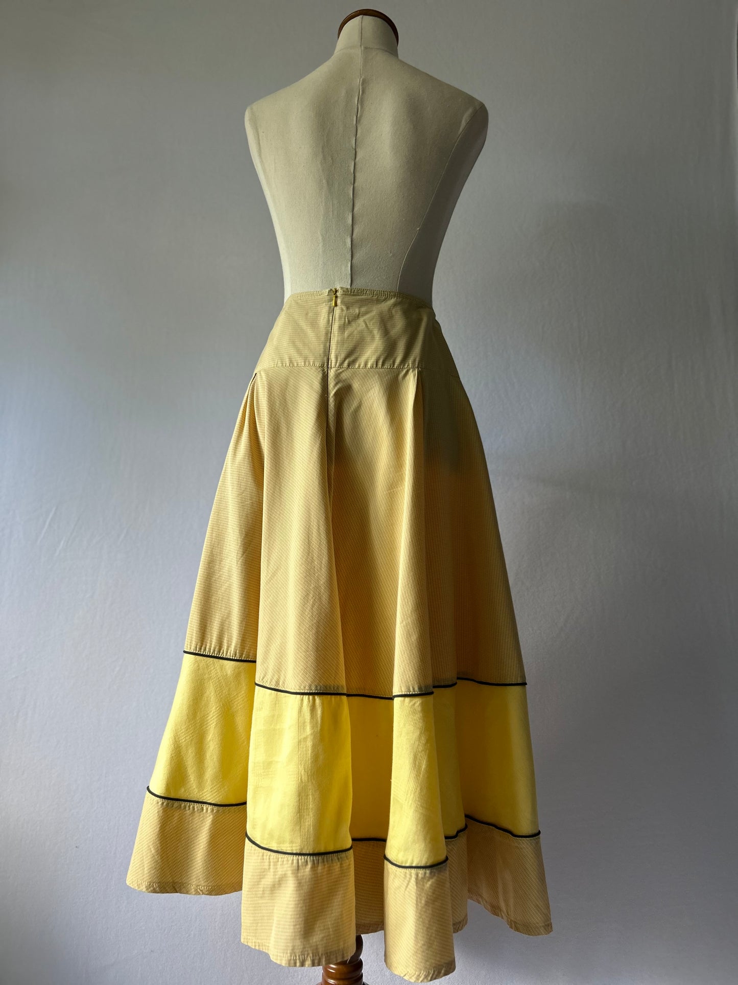 Vintage-Inspired Yellow Cotton Skirt – Size 10 (NZ Made)