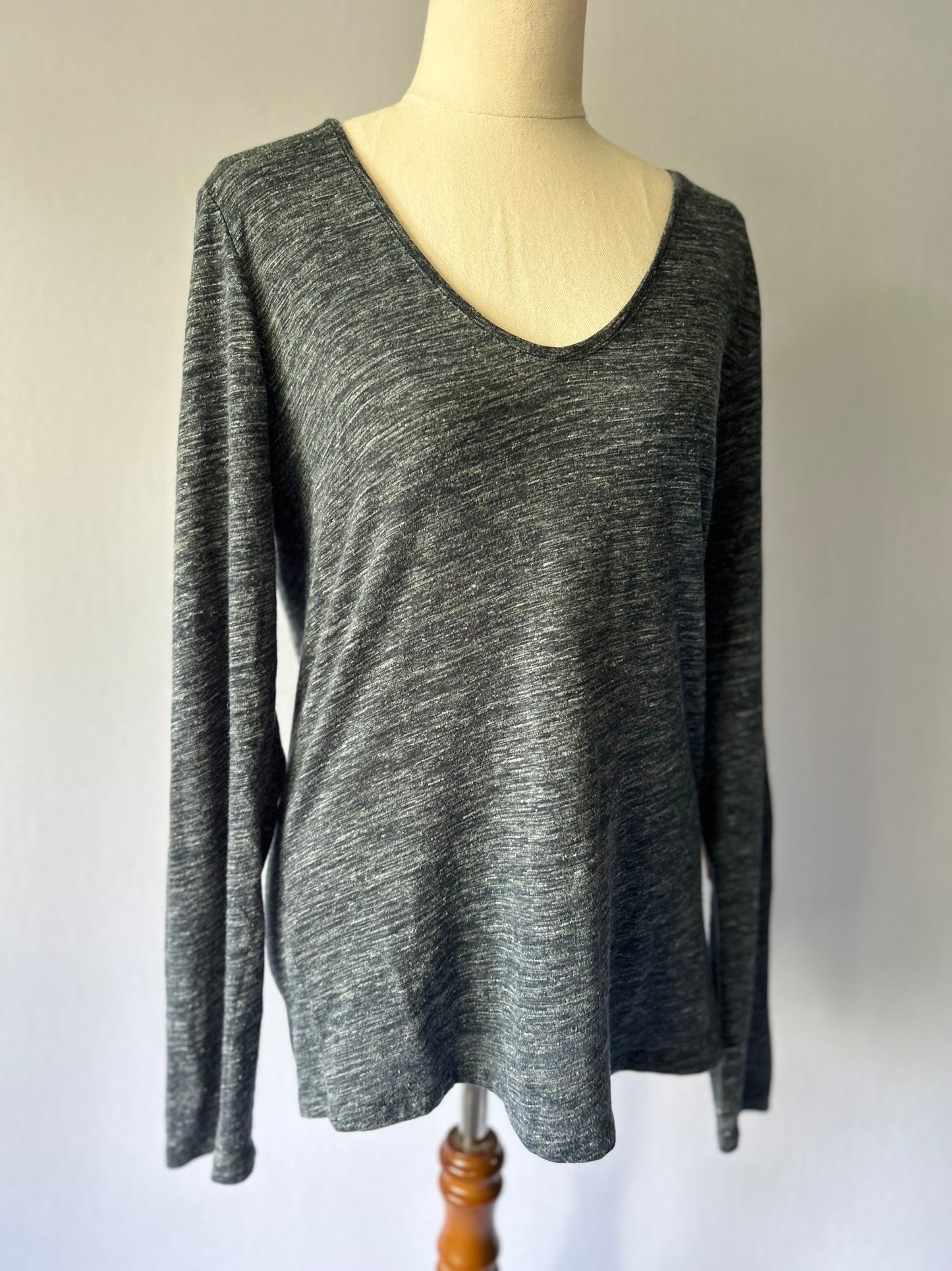 Linen-Blend Heathered V-Neck Top – Size M
