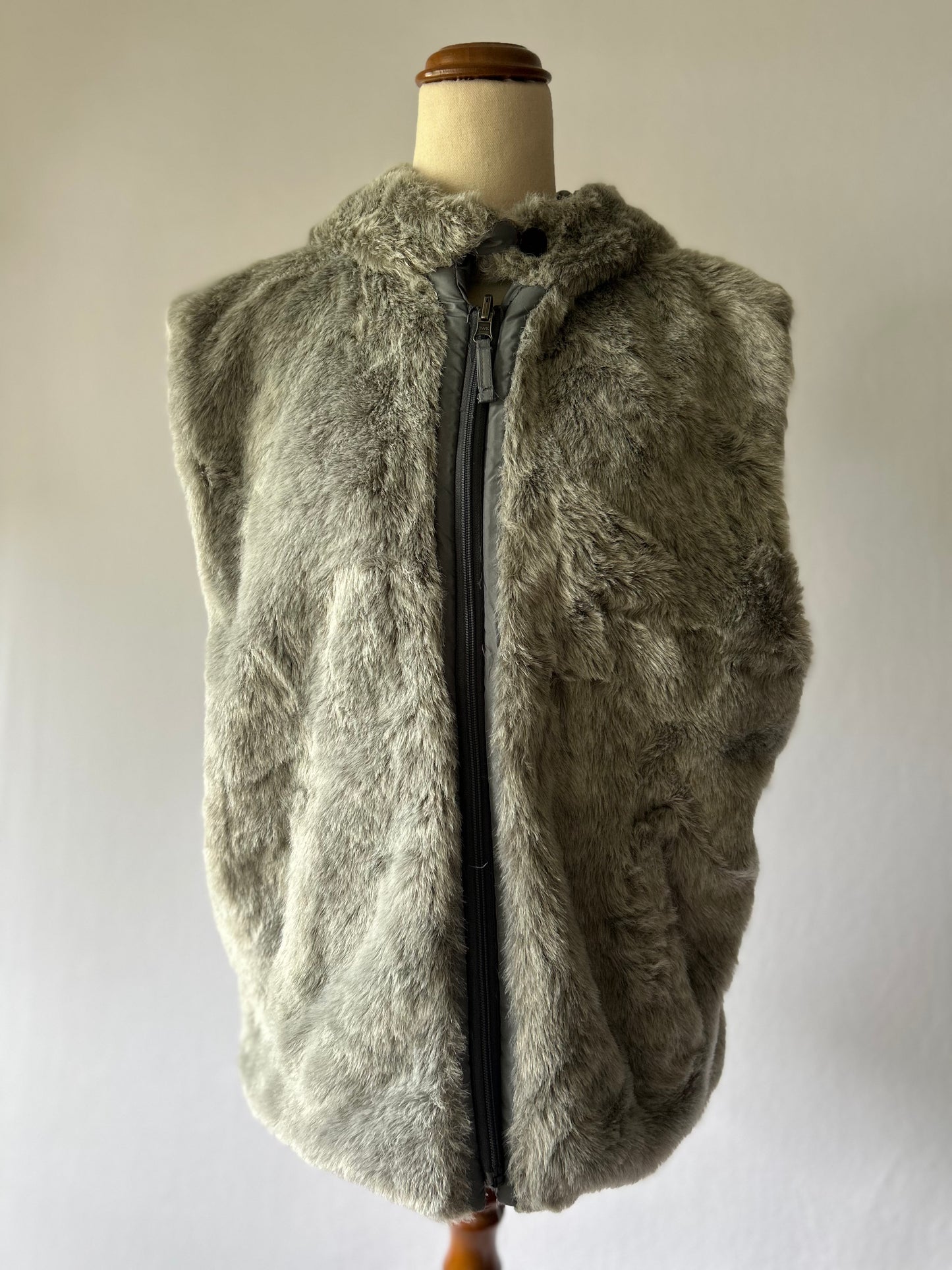 Ride Snowboards Reversible Faux-Fur & Nylon Puffer Vest - Size L