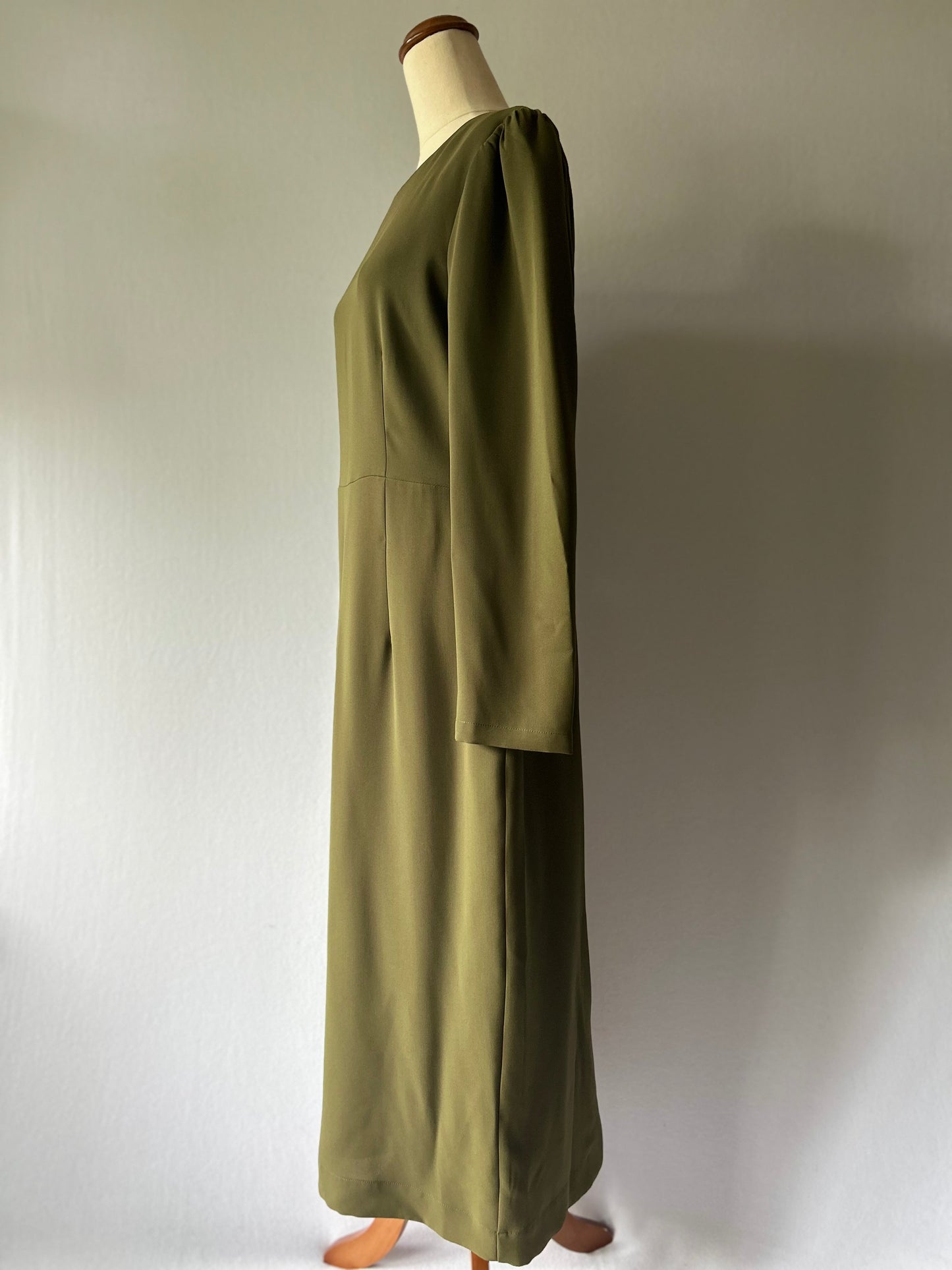 Juliette Hogan Olive Green Column Maxi Dress – Size 10