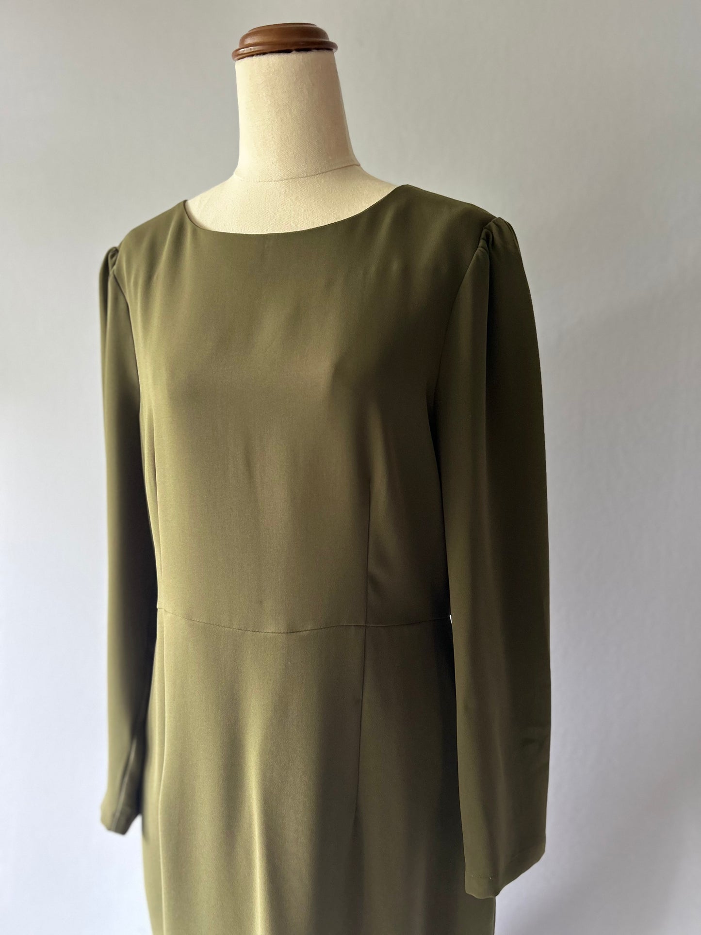 Juliette Hogan Olive Green Column Maxi Dress – Size 10