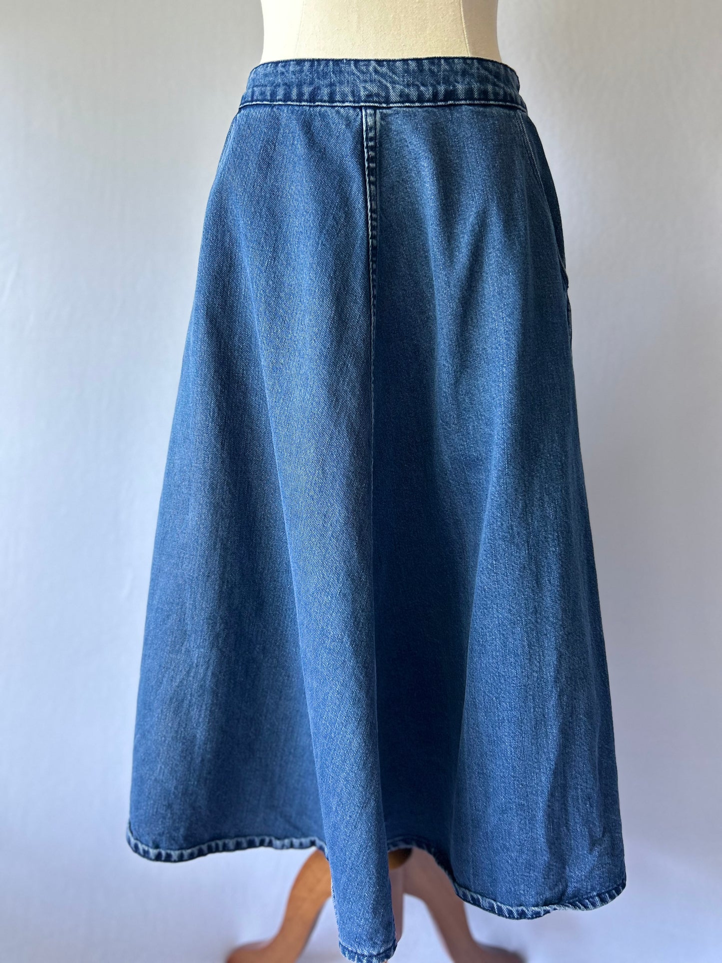 Neuw mid denim skirt – Size 8