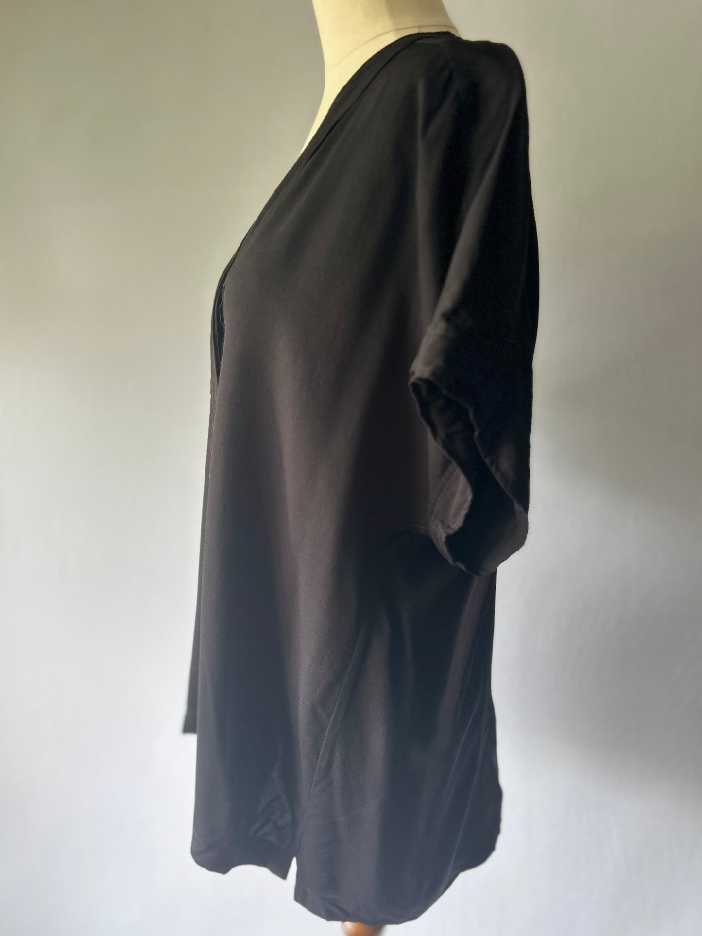 Country Road Black V-Neck Short Sleeve Shirt – Size 12, 100% Viscose