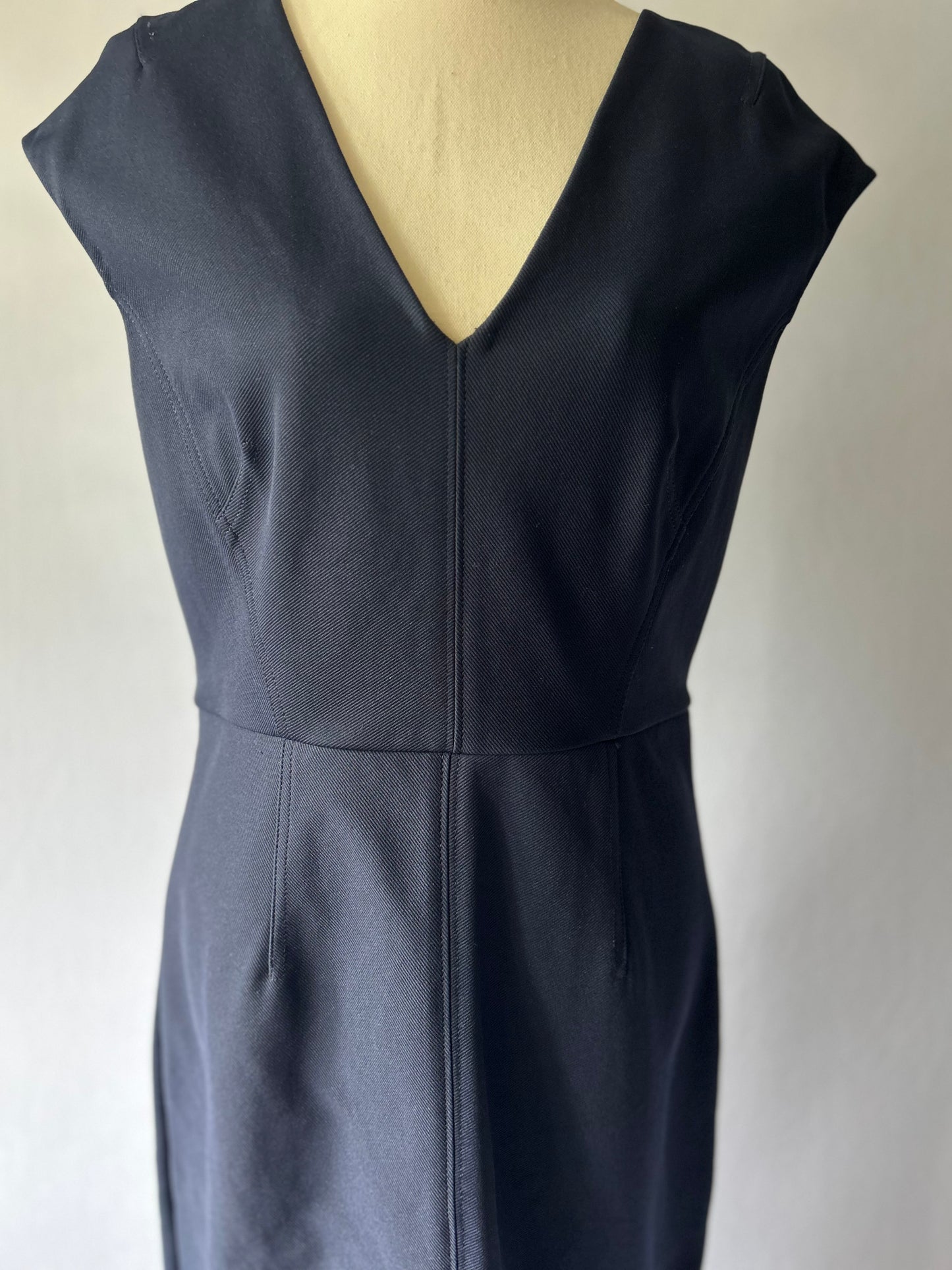 Diane von Furstenberg (DVF) Navy V-Neck Sheath Dress – Size 8