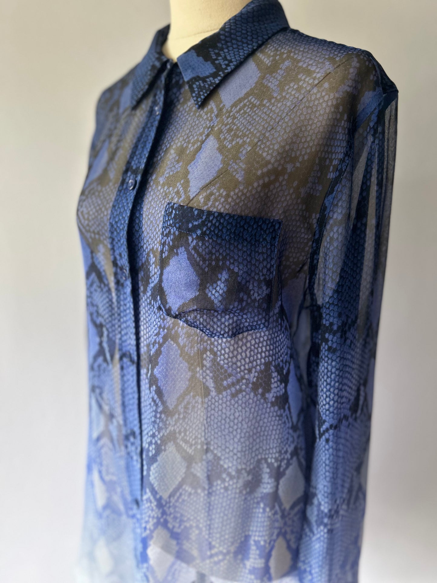 Equipment Slim Signature Silk Snakeskin Ombré Blouse – Size S