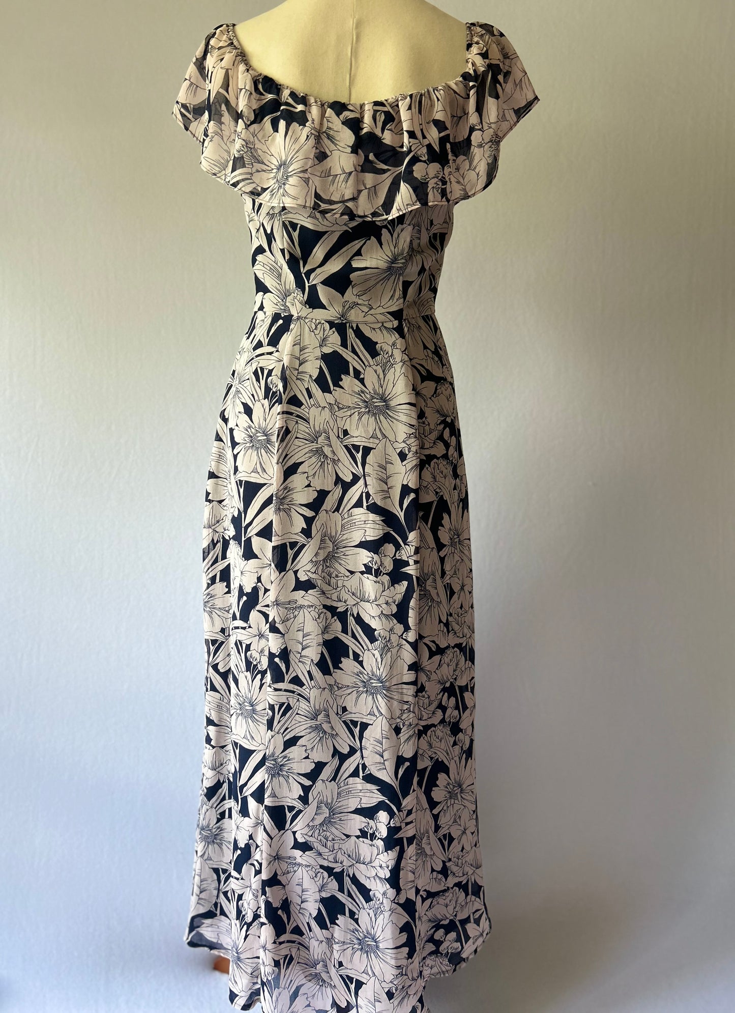 Floral Midi Dress – Size 6