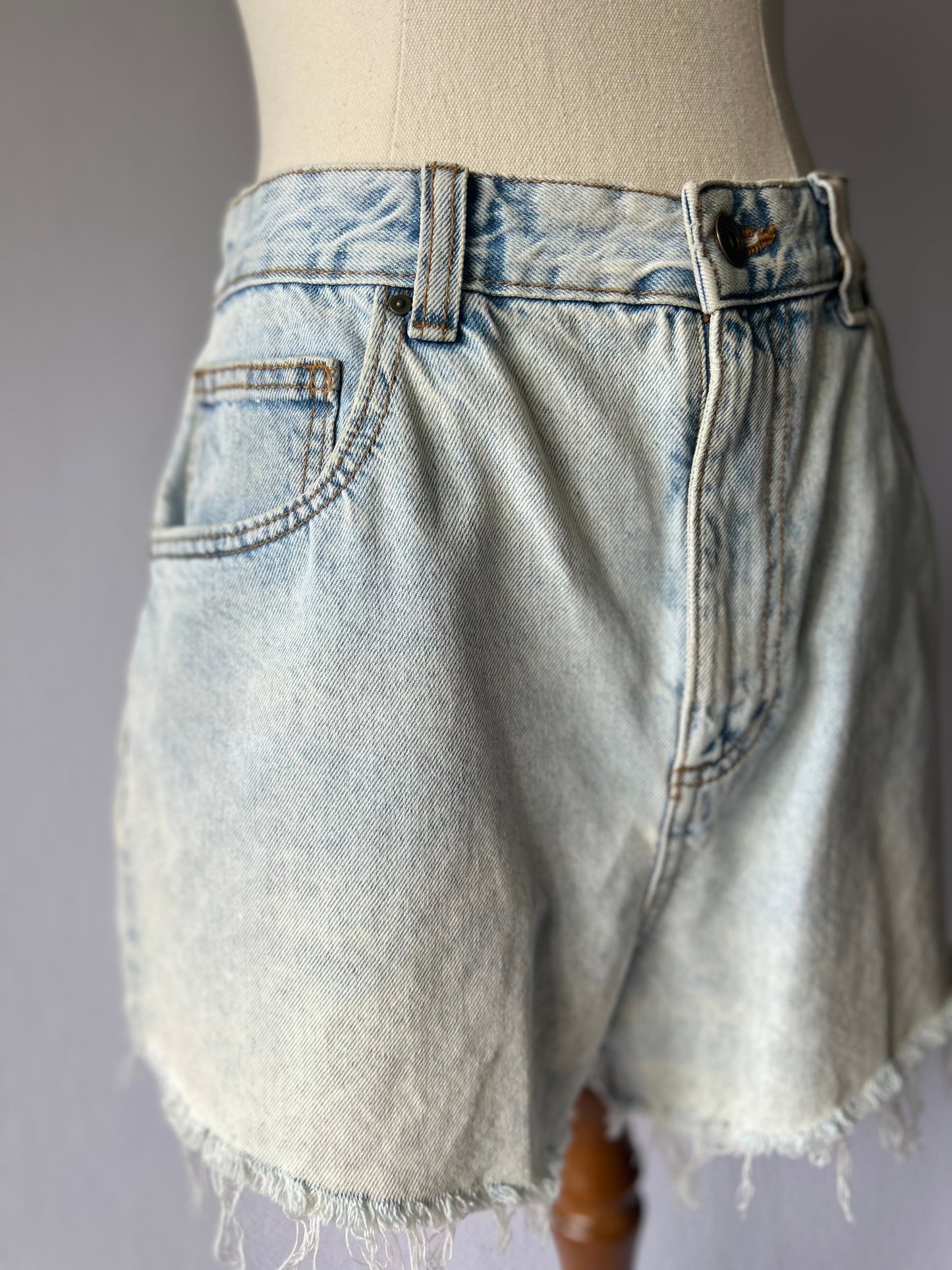 High Rise Mom Shorts Size 14 – Classic Blue Denim