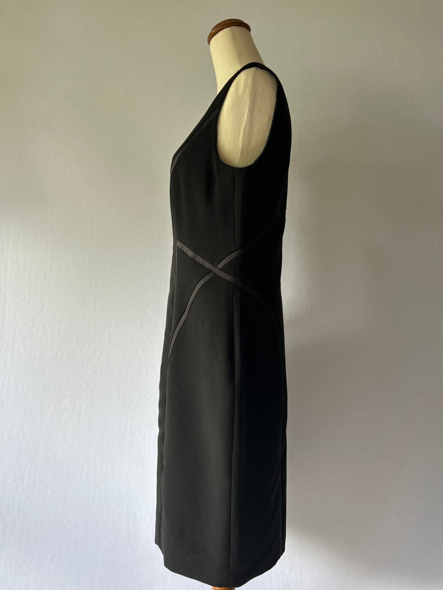 Hugo Boss Black Sheath Dress with Contrast Piping - UK 10 / US 6