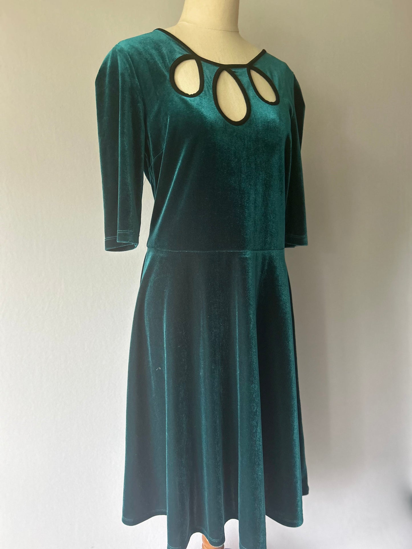 Bettie Monroe Teal Velvet Cut-Out Midi Dress – Size M