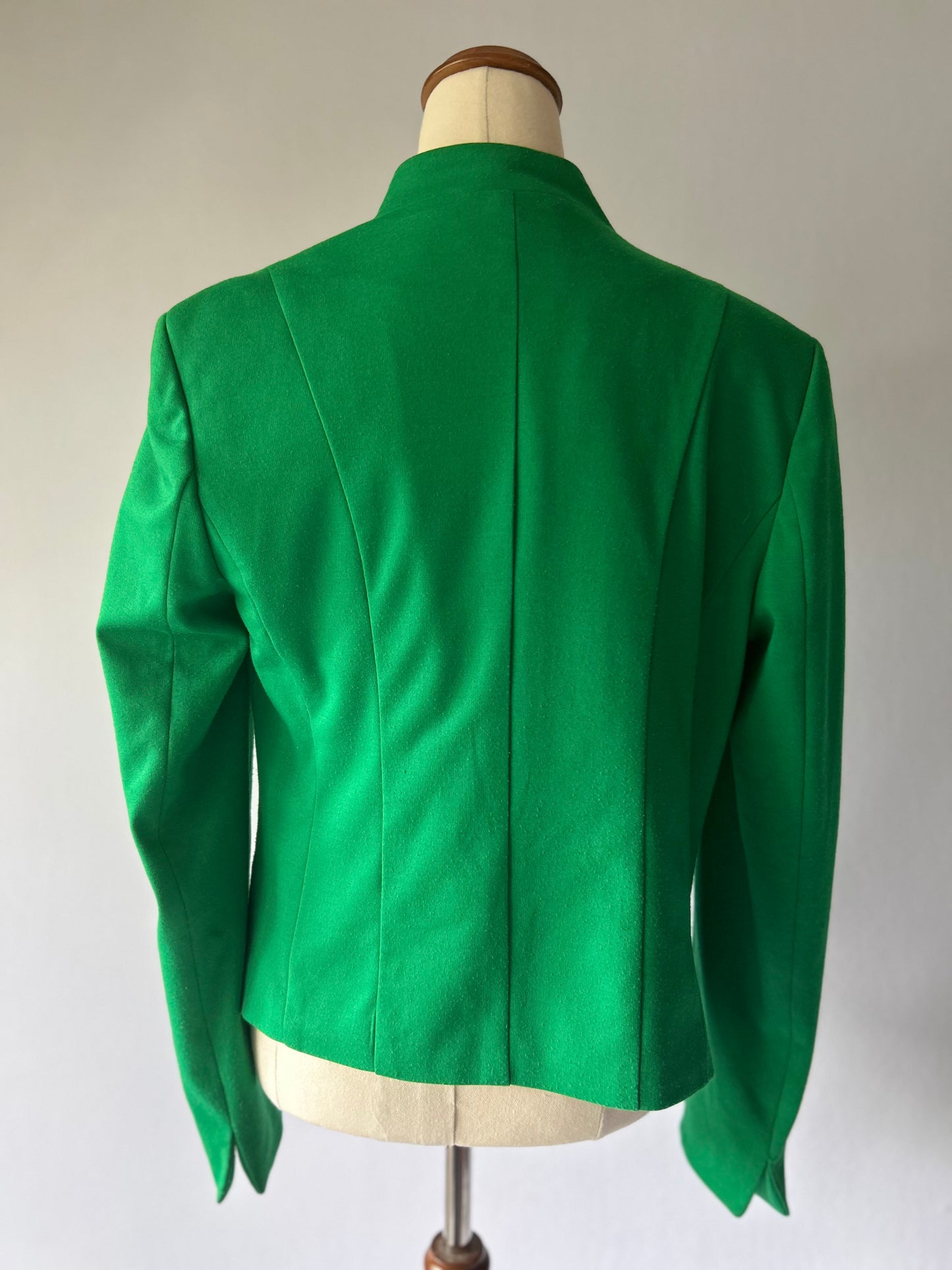 Eye-Catching Emerald Green Collarless Blazer - Tailored Fit