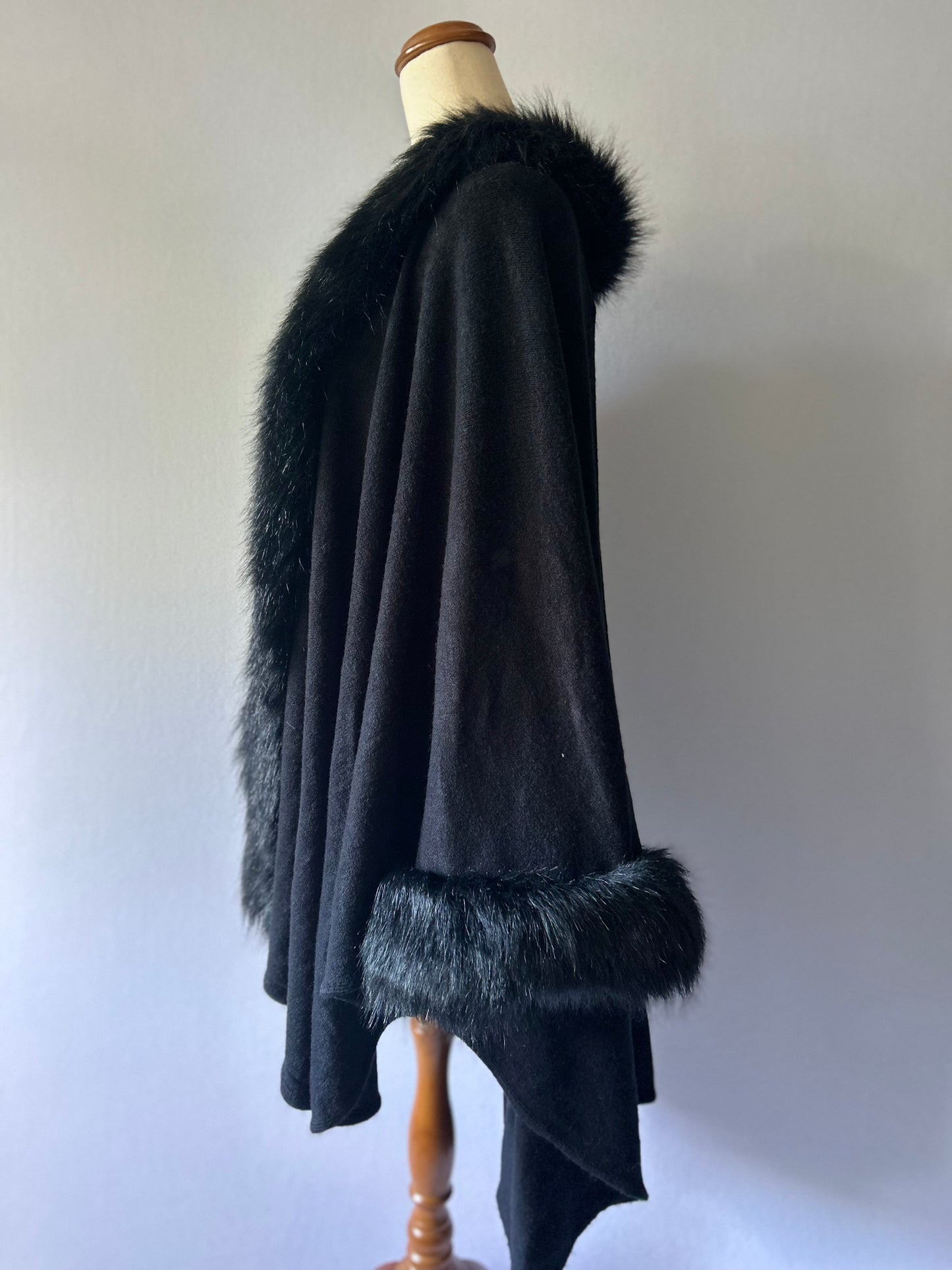 Luxurious Faux Fur Trim Poncho - One Size | Black Winter Wrap Cape
