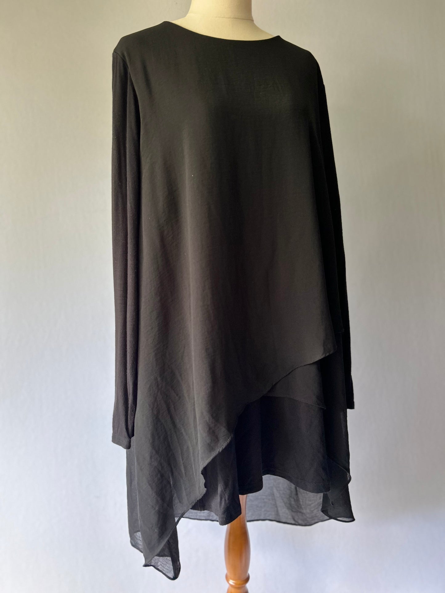 Abstract Geometric Pleated Blouse – Size 18