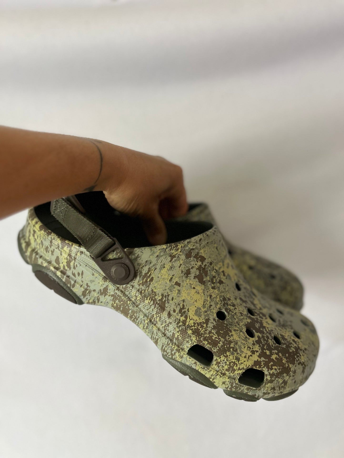 Crocs All-Terrain Clogs – Earth Tone Camo
Size: Men's US 13 / EU 47