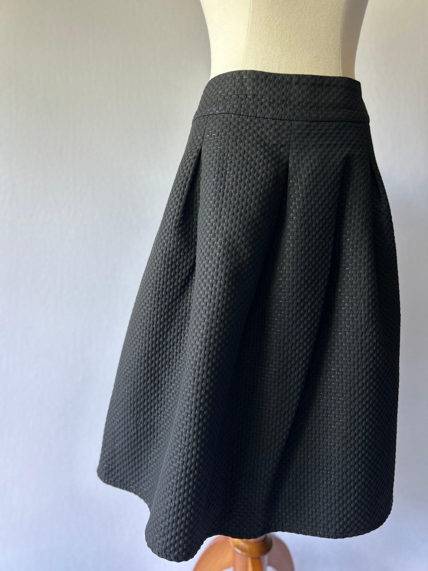 Textured Black Skirt Size 14